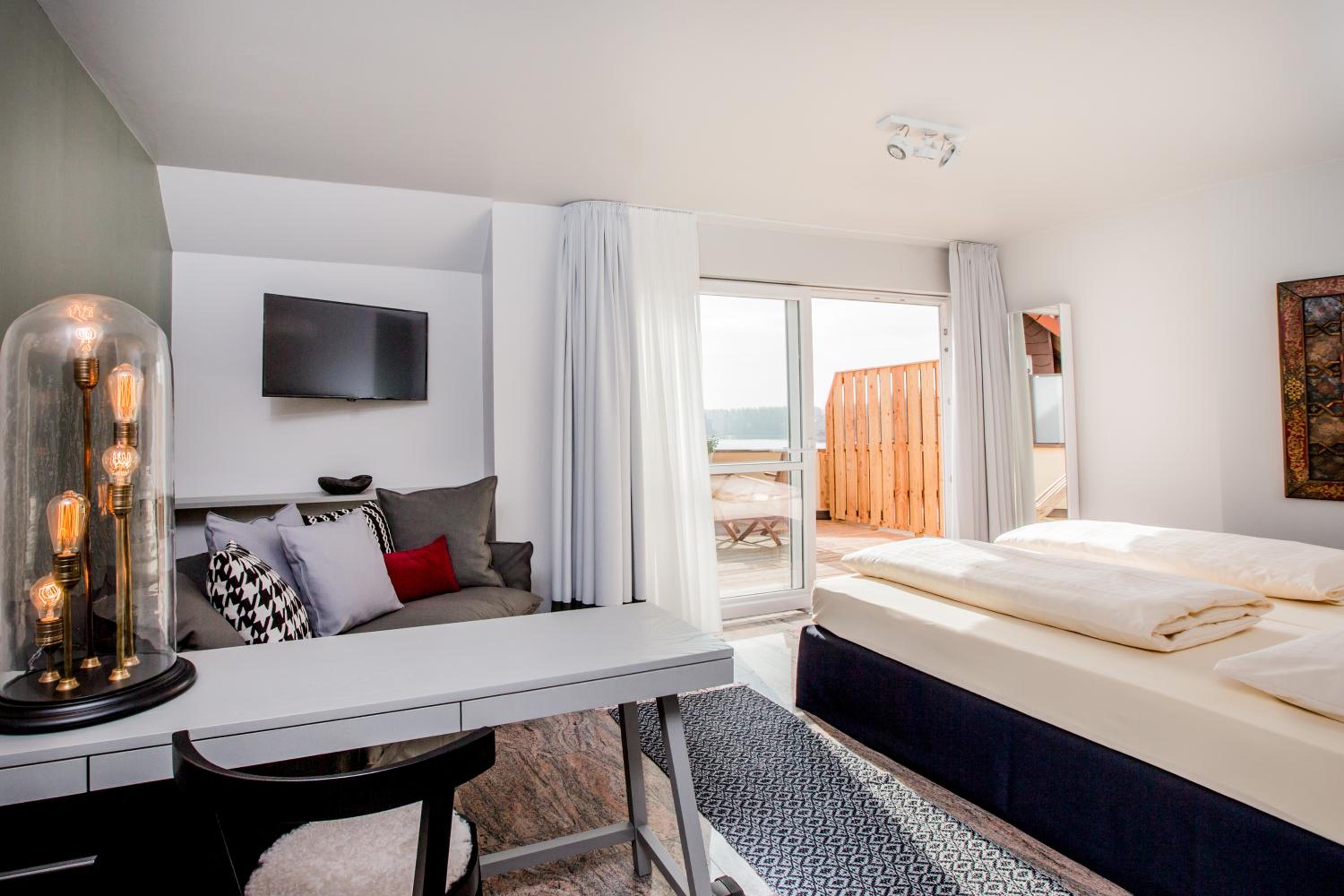 Double Room Panorama with Lake View