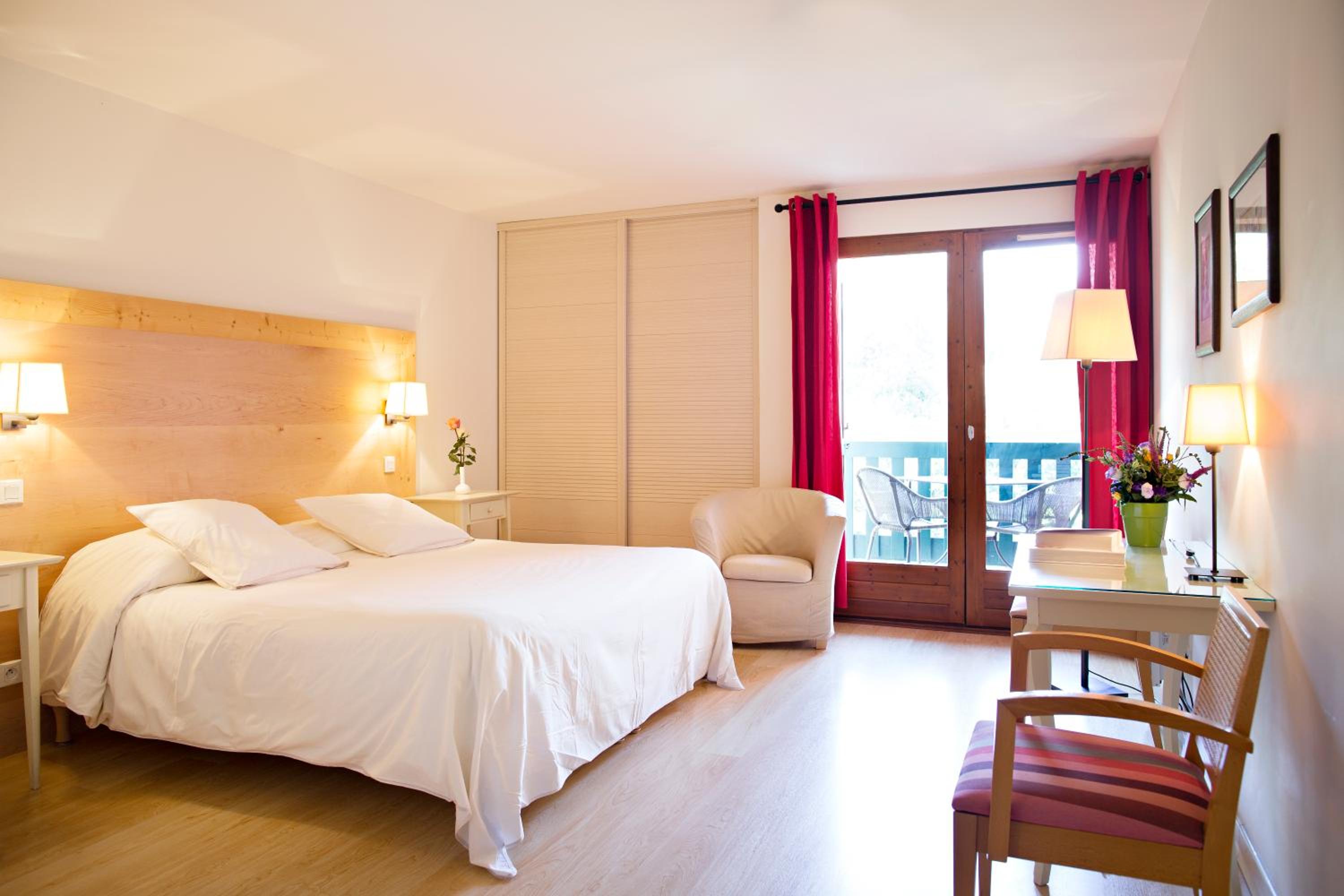 Basic Double Room - Photo 16