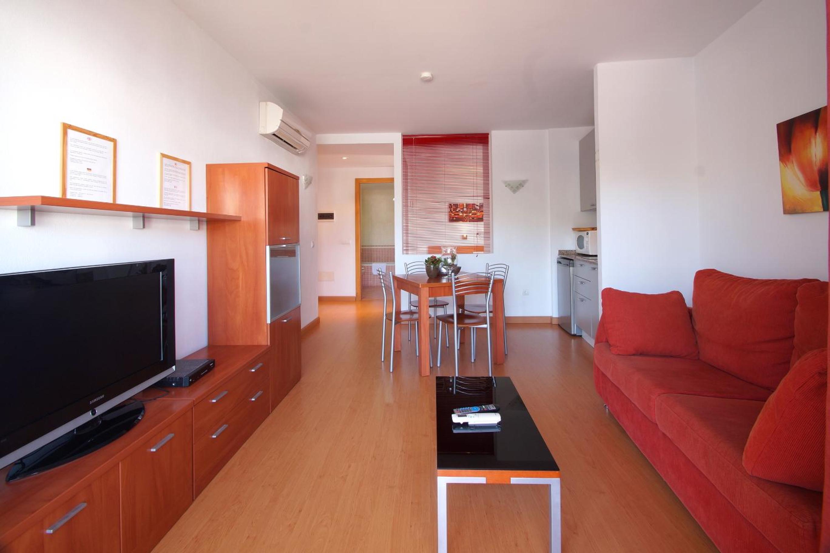 Studio (2 Adults)
