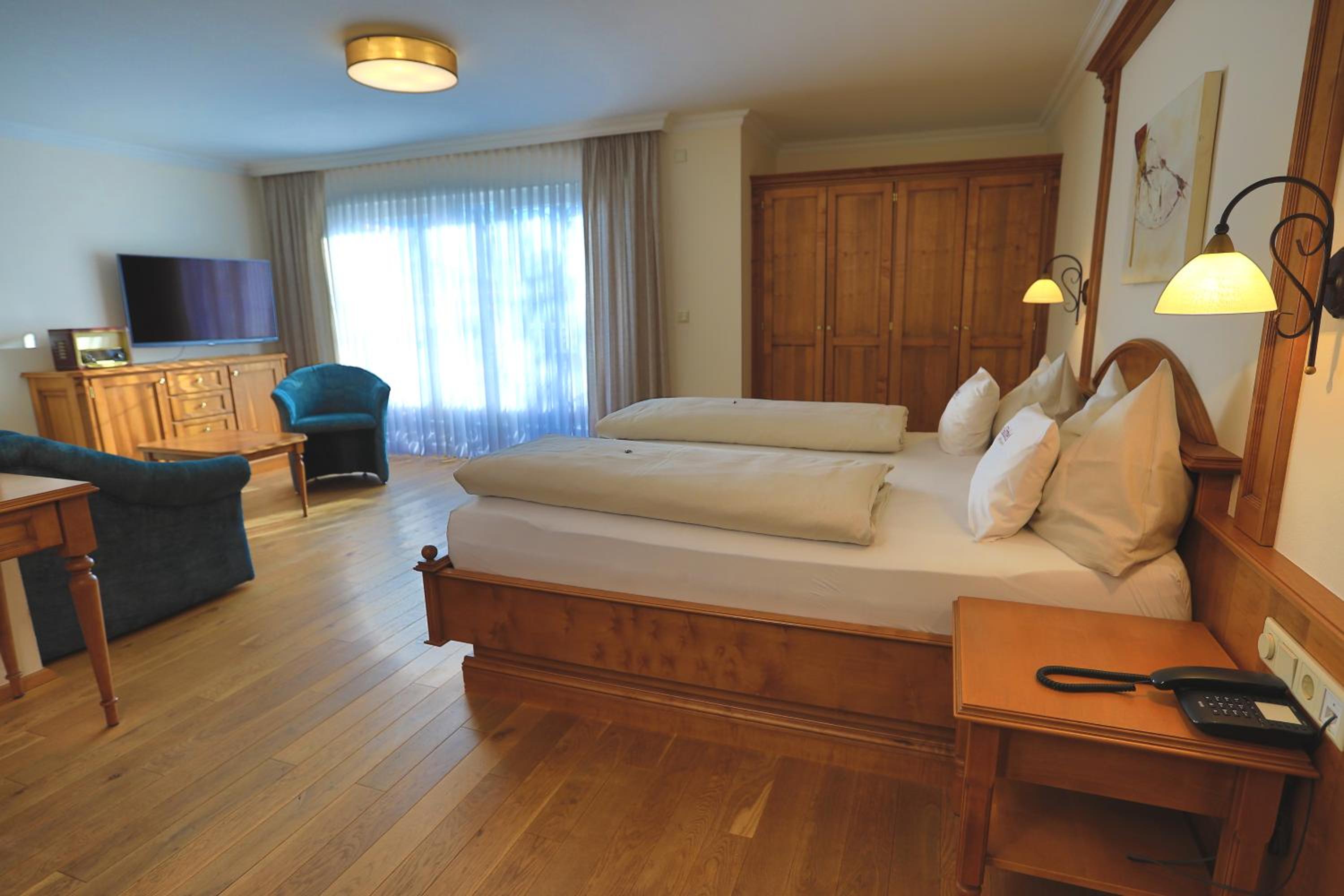 Deluxe Junior Suite - Photo 1