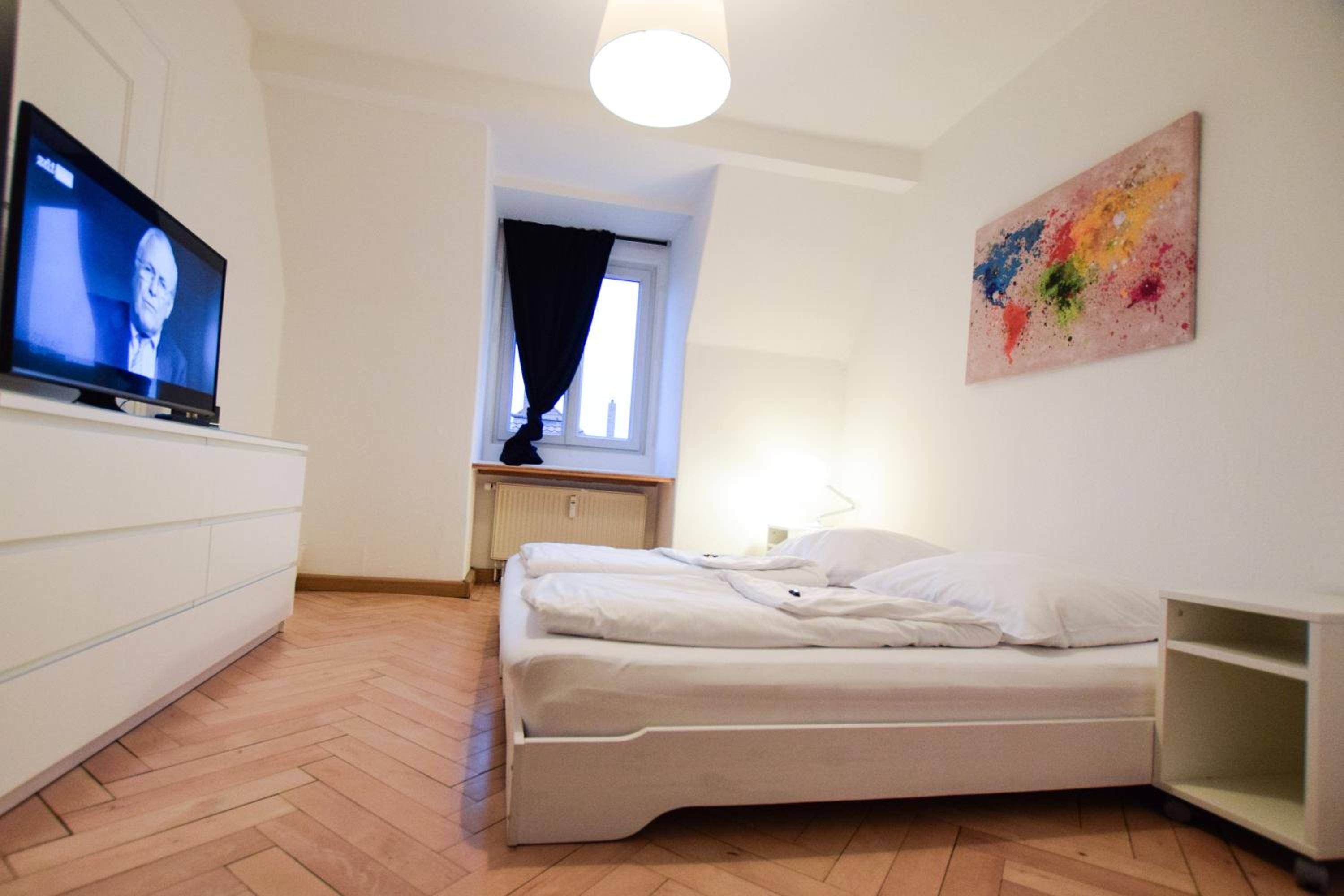 Three-Bedroom Apartment - Photo 11