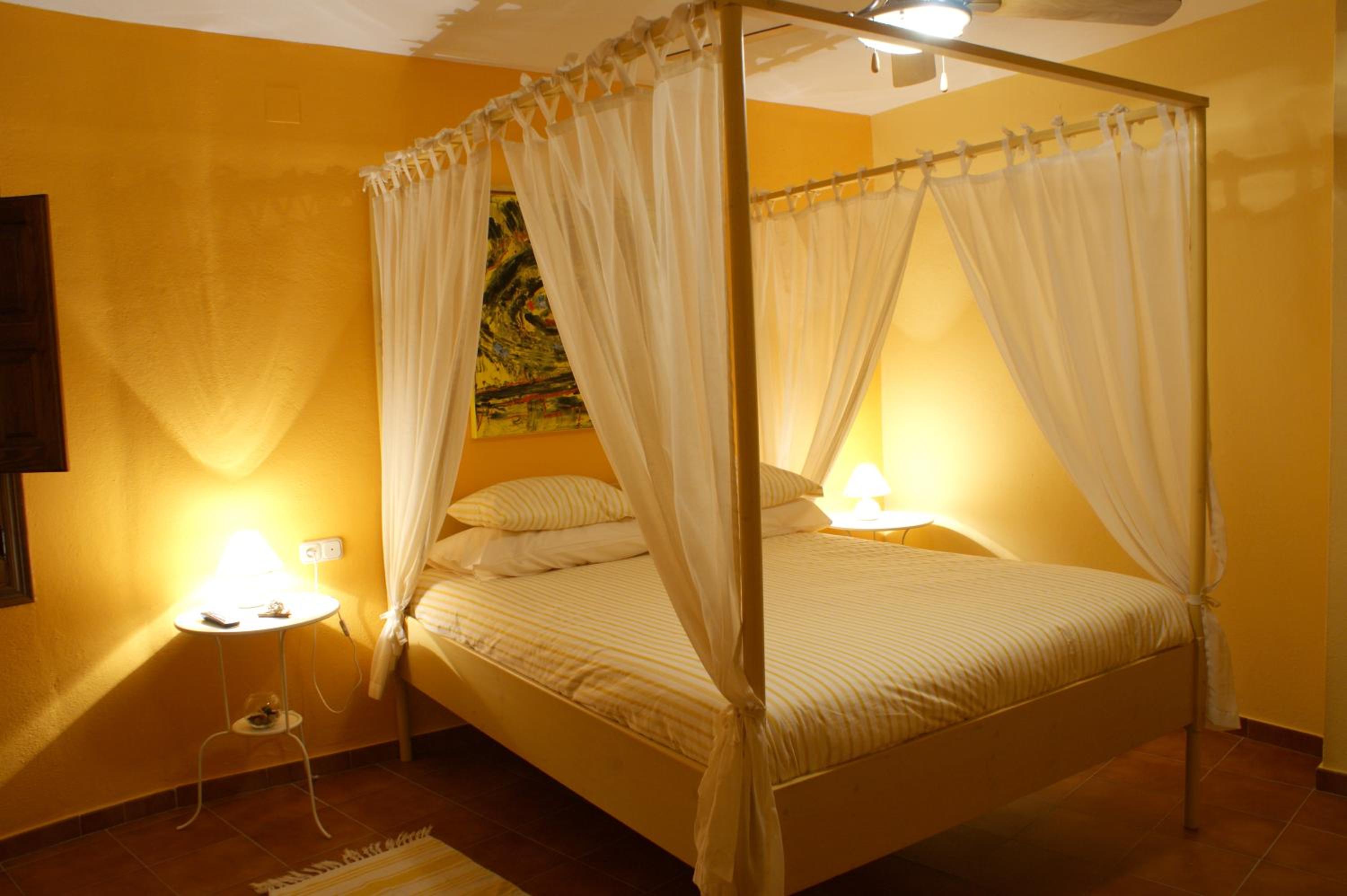 Double or Twin Room - Photo 4