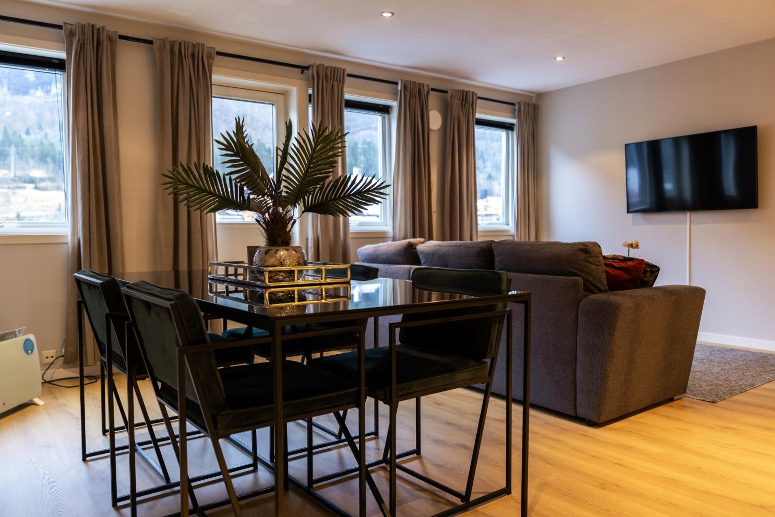 Two-Bedroom Deluxe Apartment with Balcony photo 2
