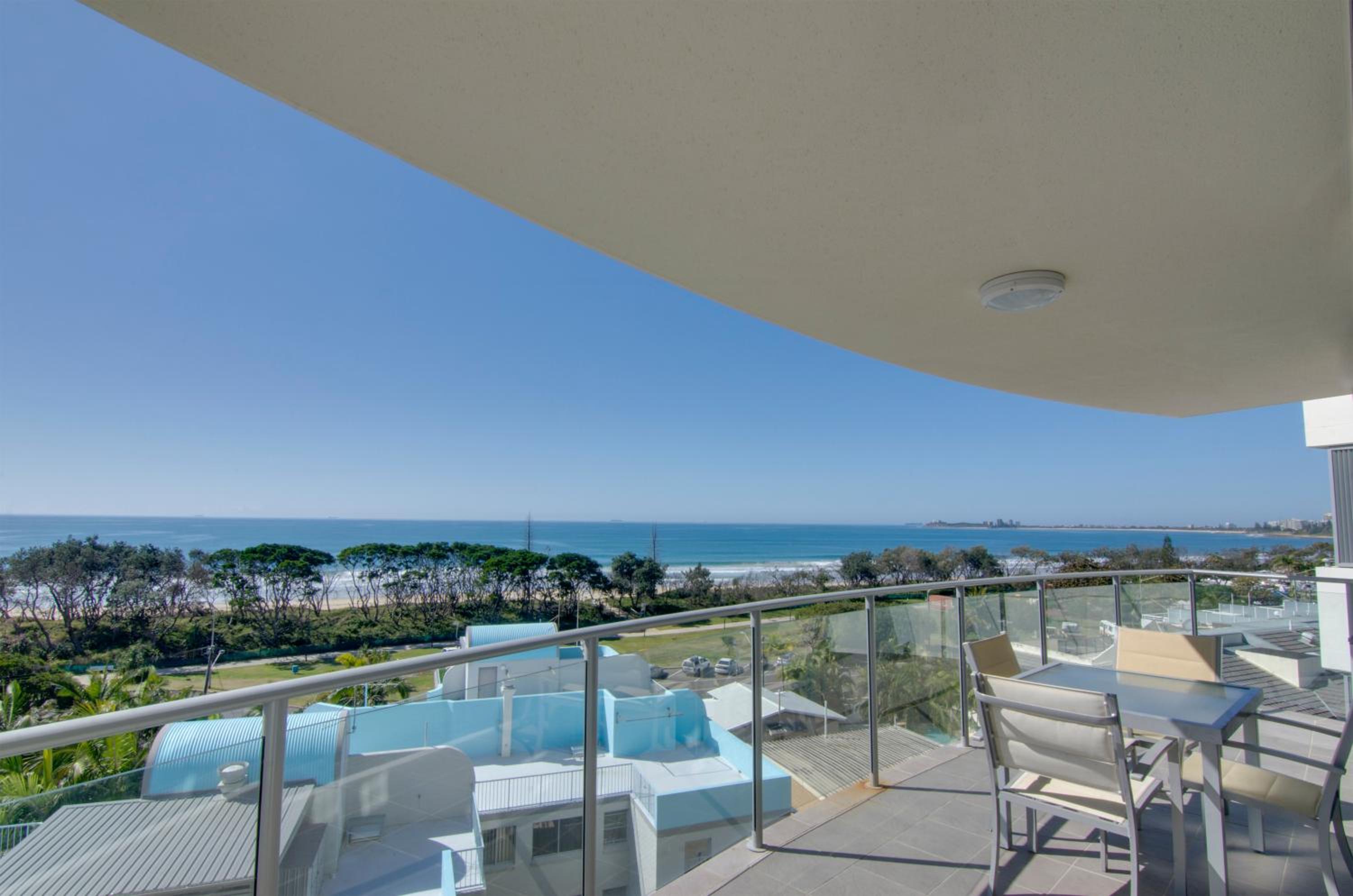 2 Bedroom Ocean View High Floor Apartment photo 3