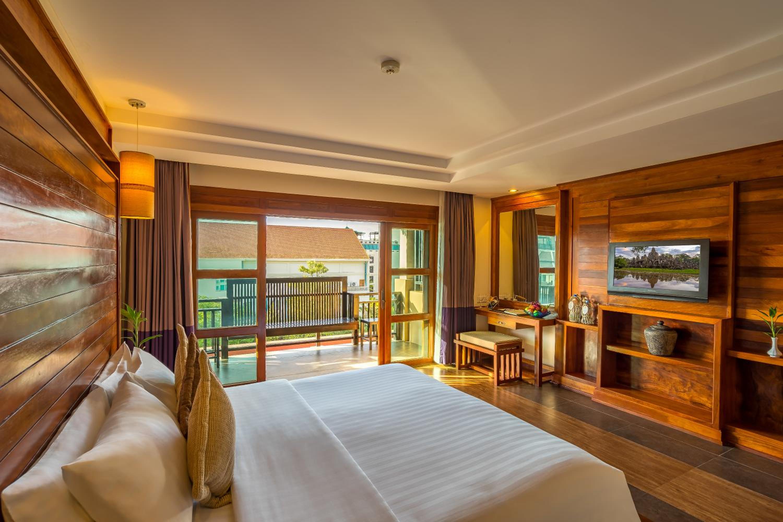 Penthouse Suite - Photo 1