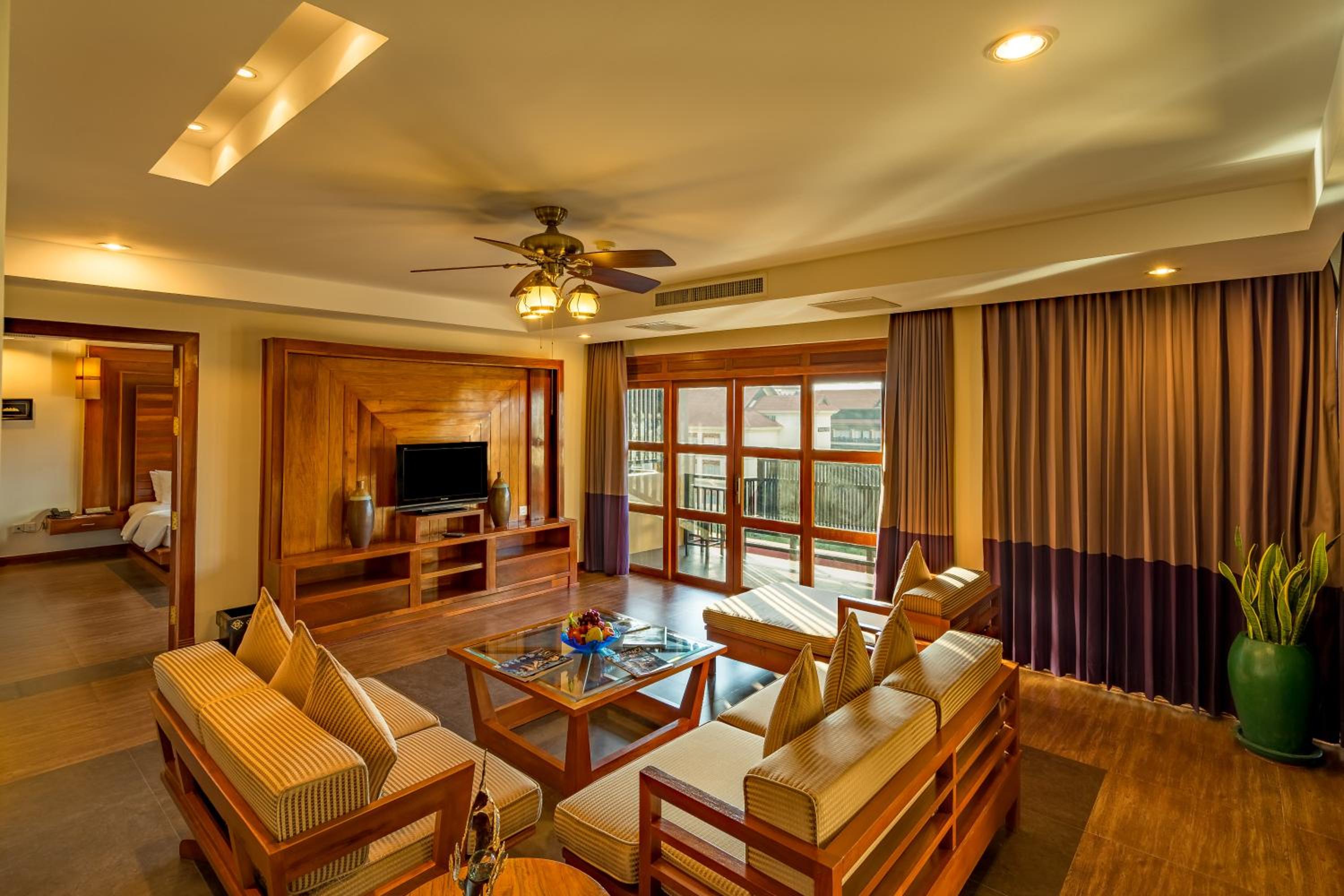 Penthouse Suite - Photo 6