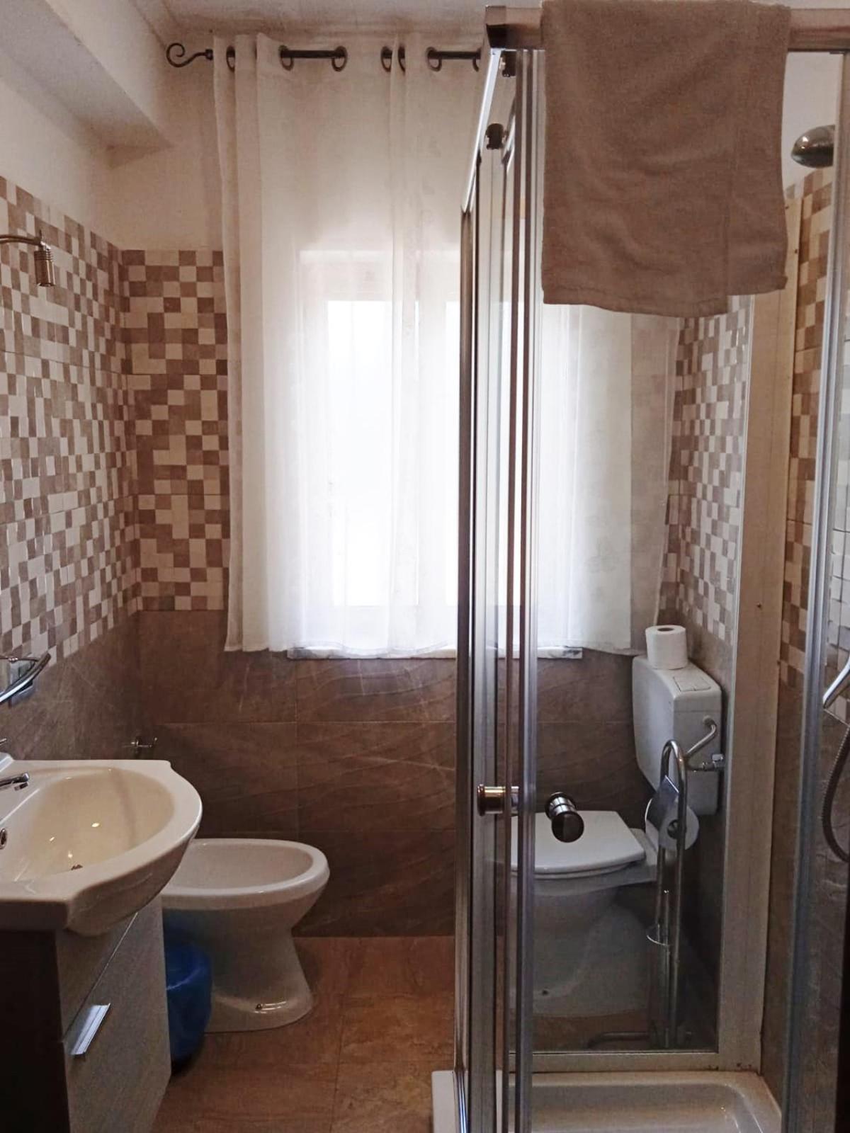 Basic Triple Room photo 3