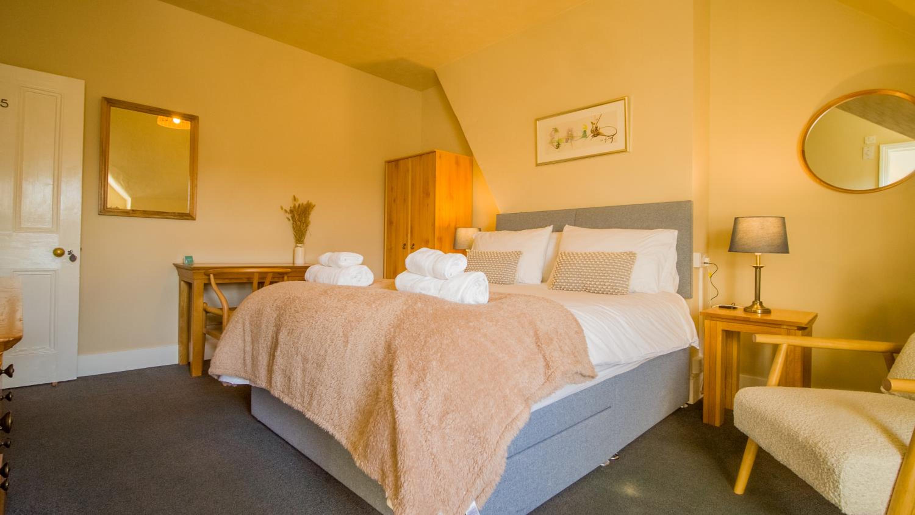 King Room with Garden View - Photo 6