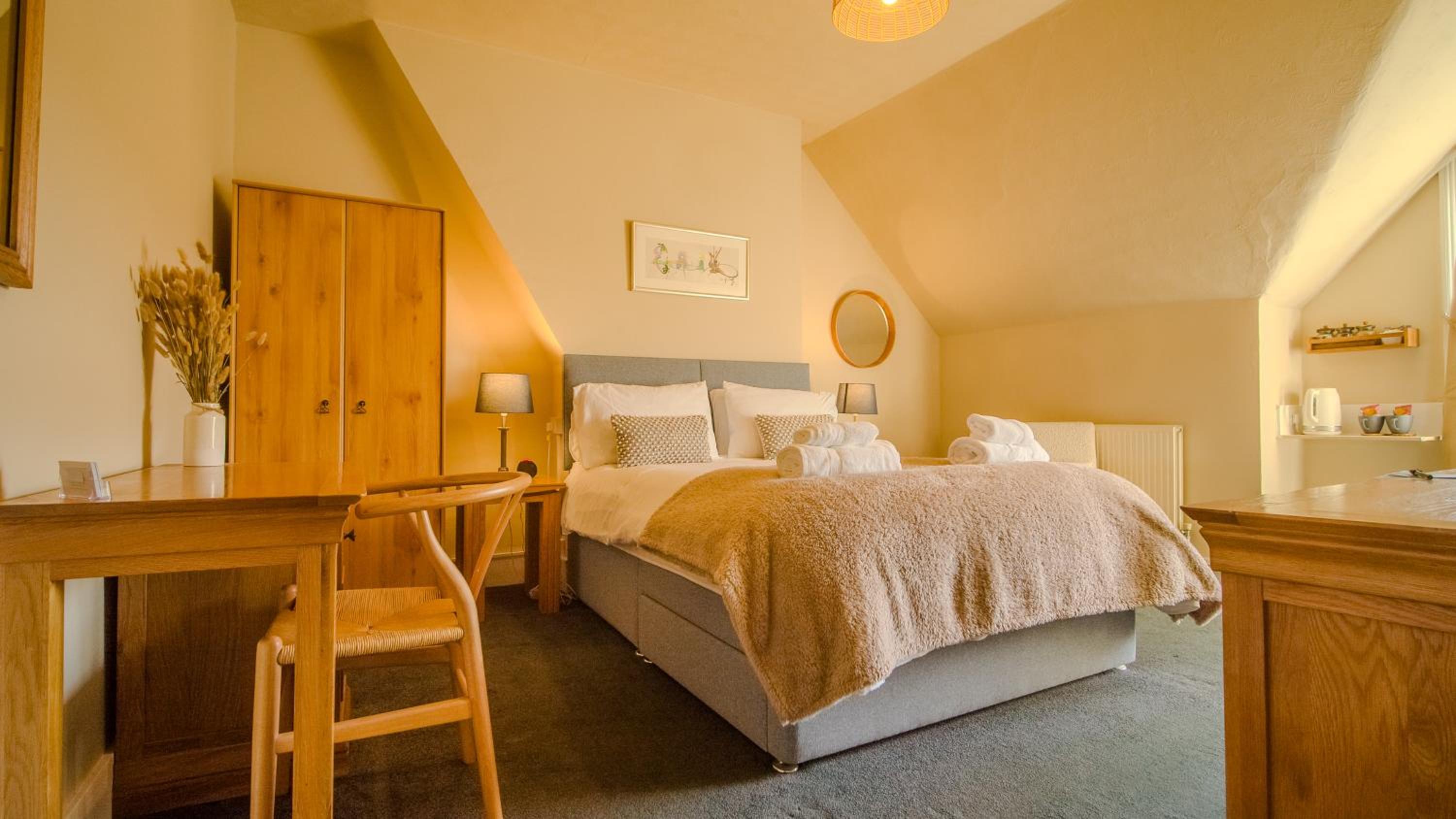 King Room with Garden View - Photo 7