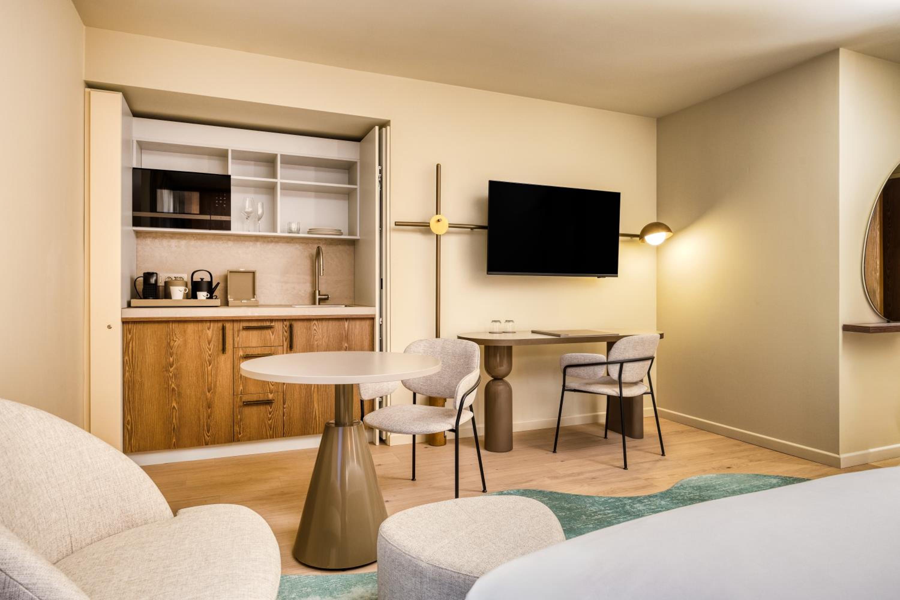Junior King Suite