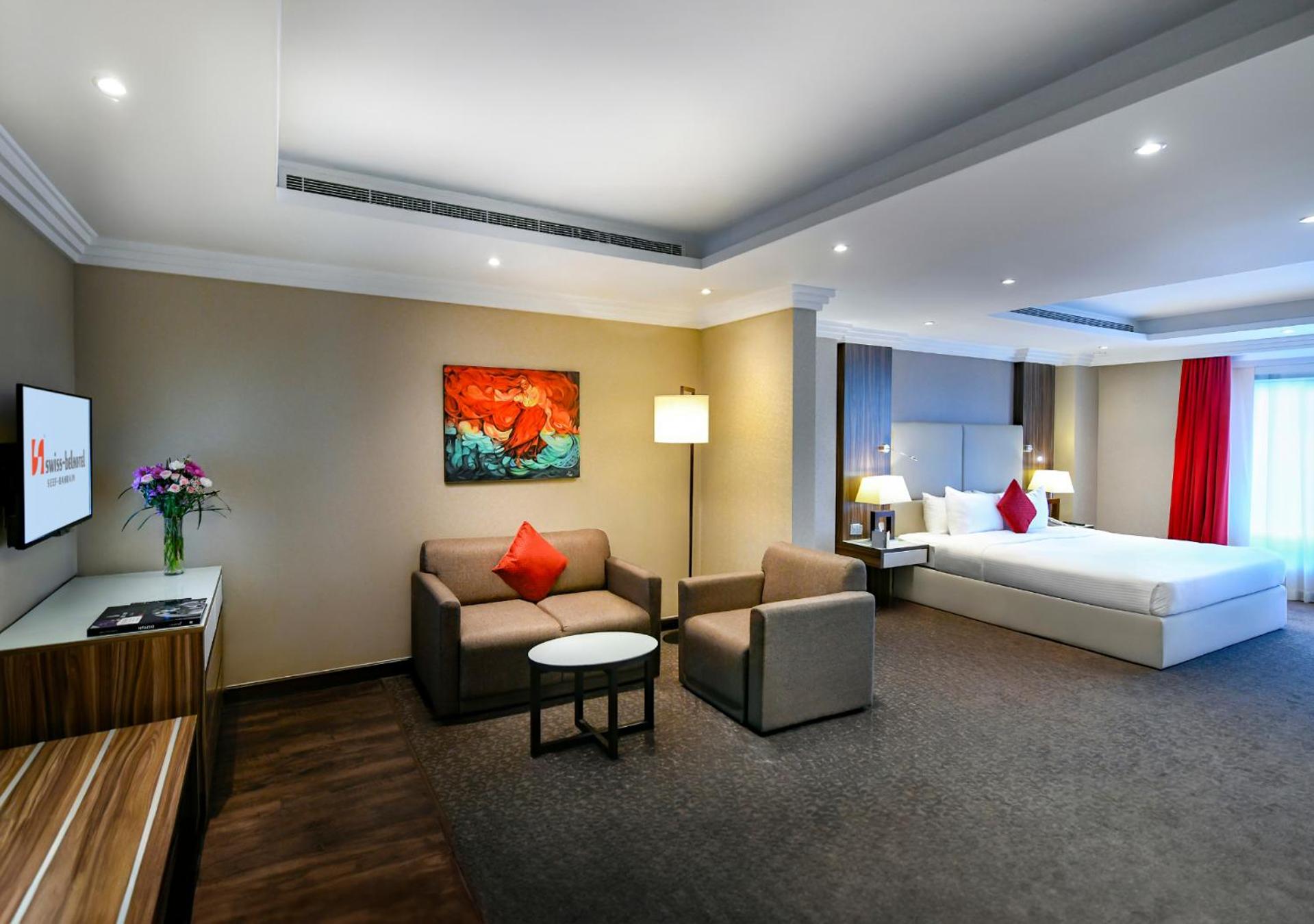 Junior Suite with Vista 27 Lounge Access photo 2