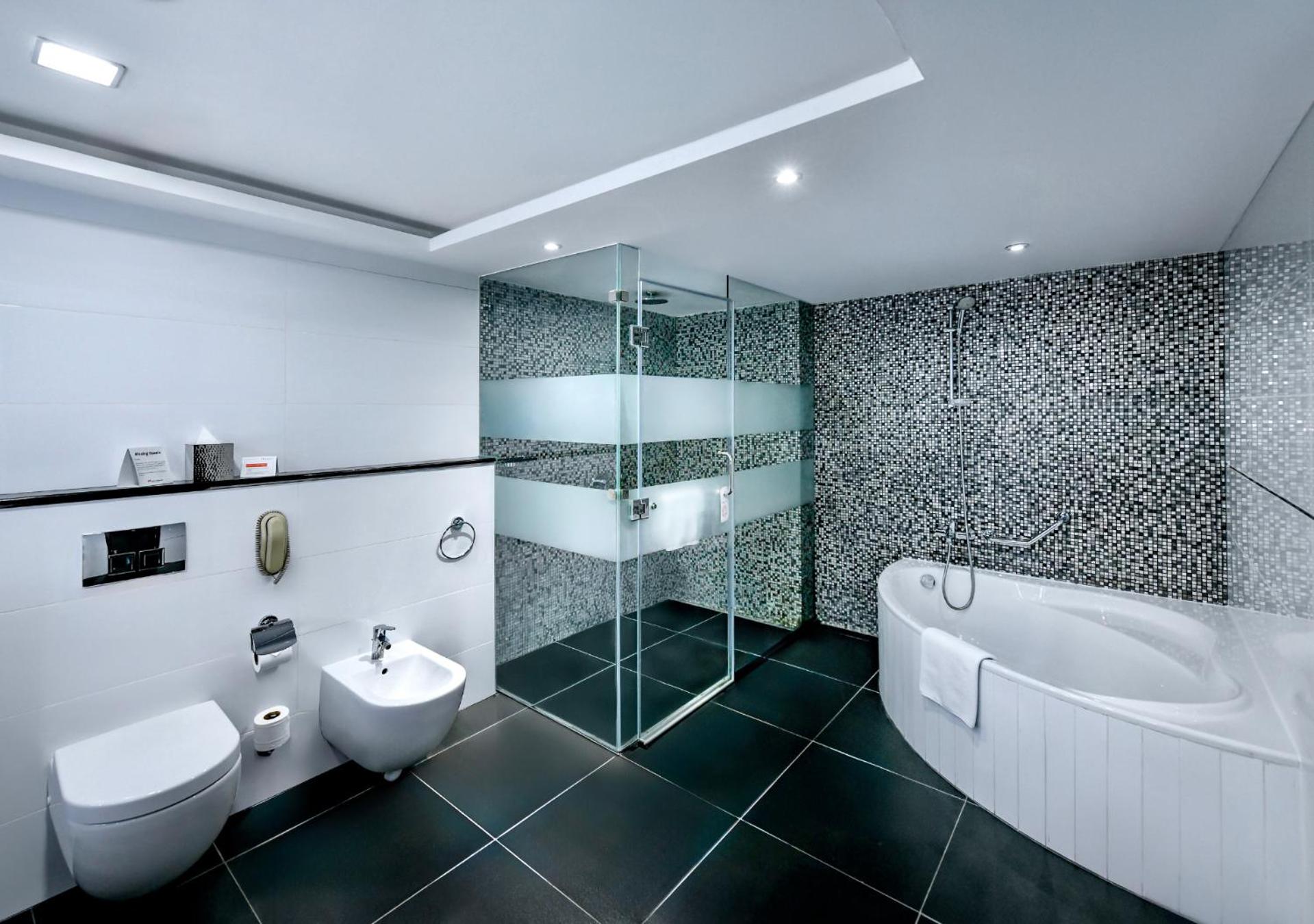 Junior Suite with Vista 27 Lounge Access photo 3