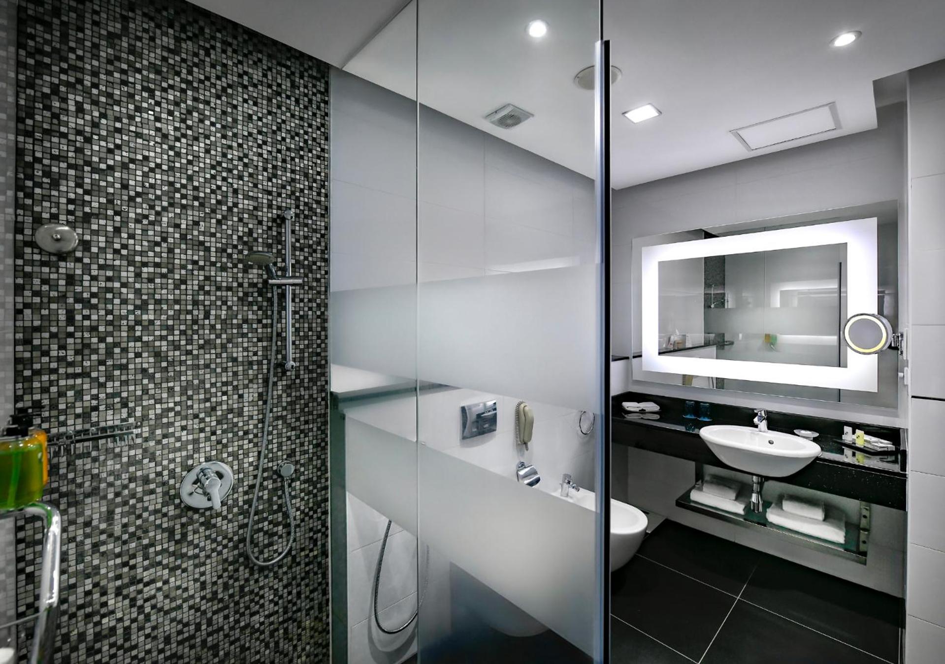Premium Room with Vista 27 Lounge Access  photo 3