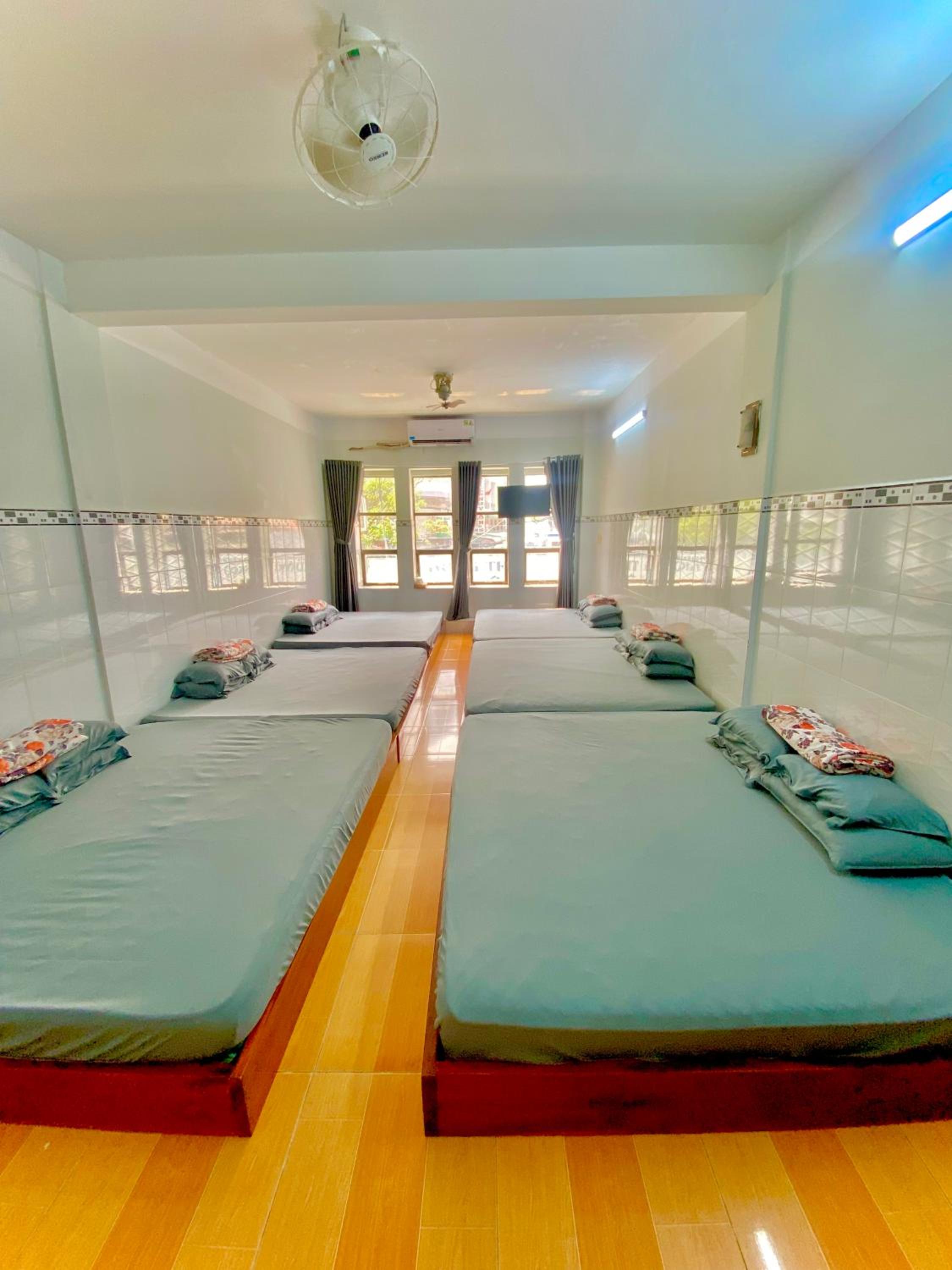 Mixed Dormitory Room photo 1