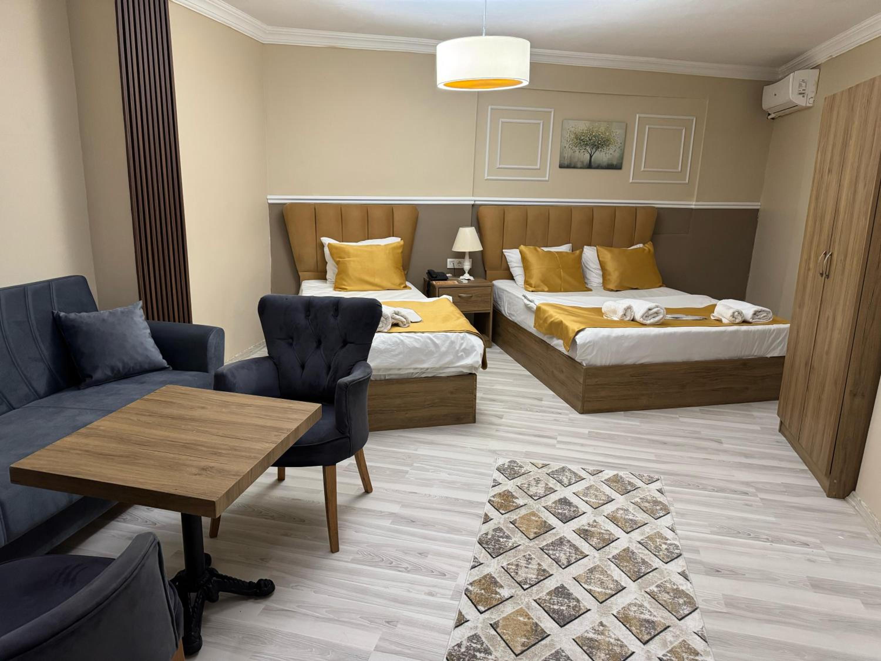 Quadruple Room with Bathroom photo 1