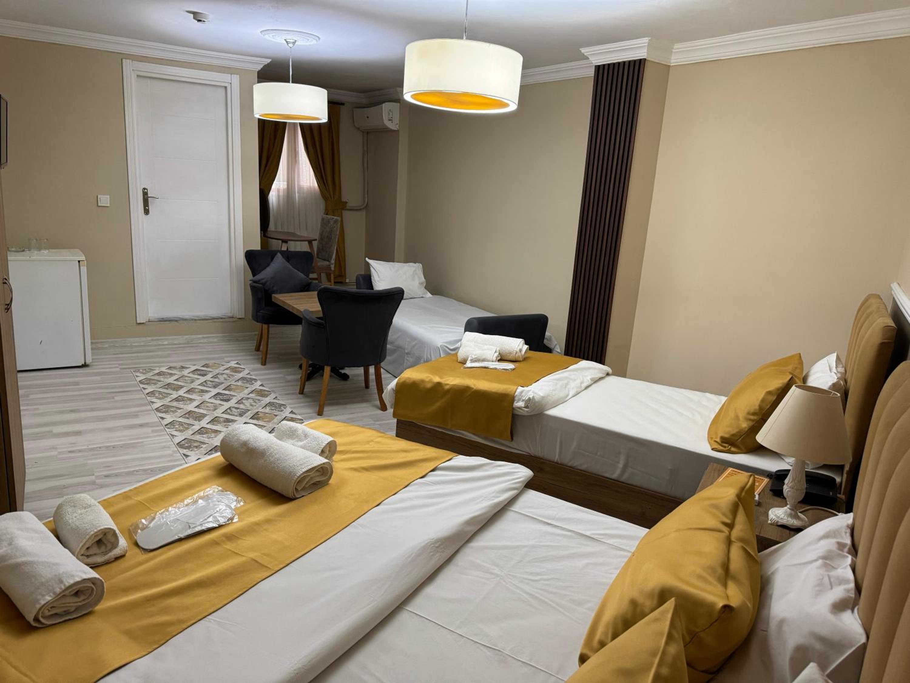 Quadruple Room with Bathroom photo 2