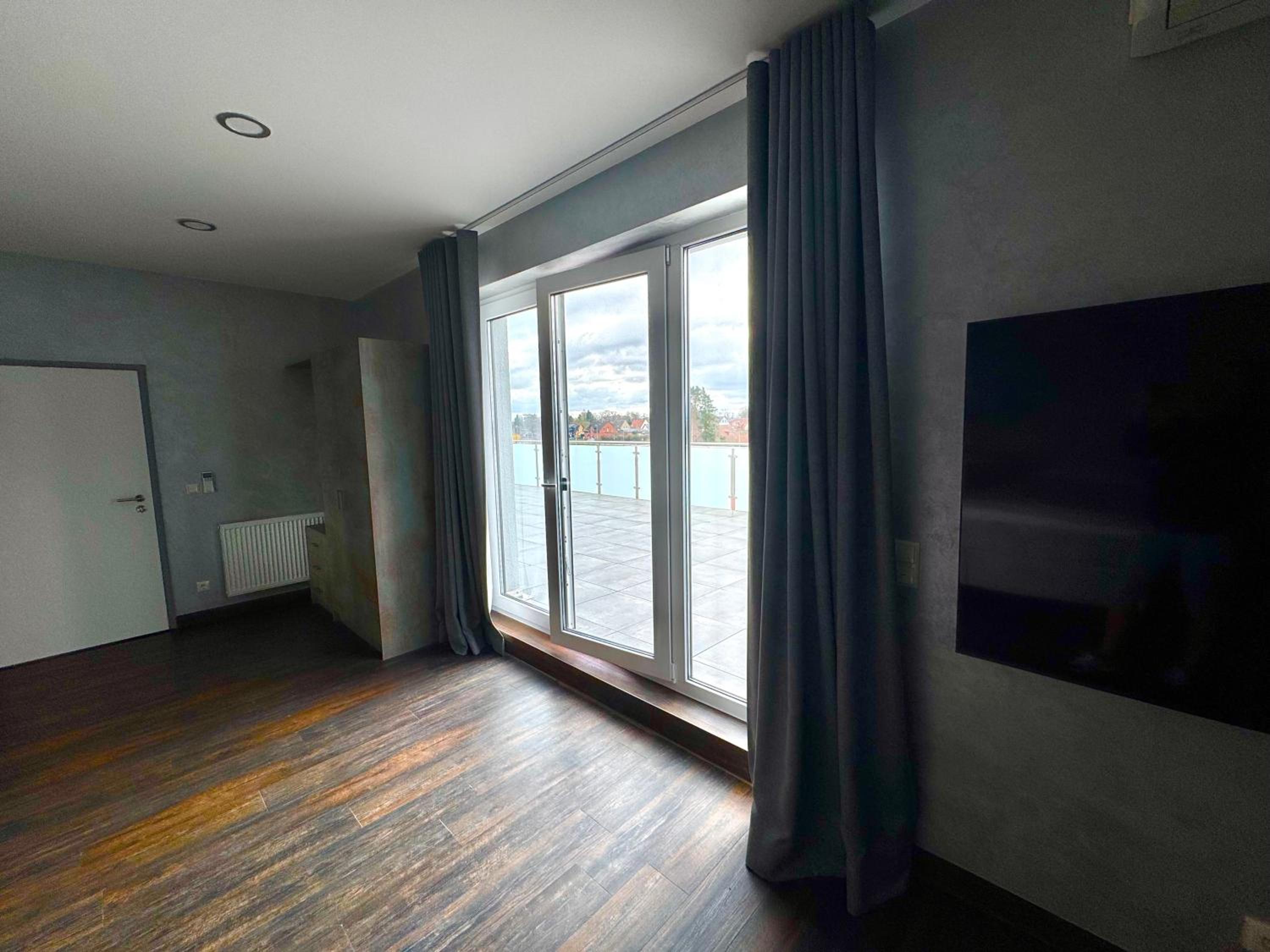 King Room with Balcony photo 3
