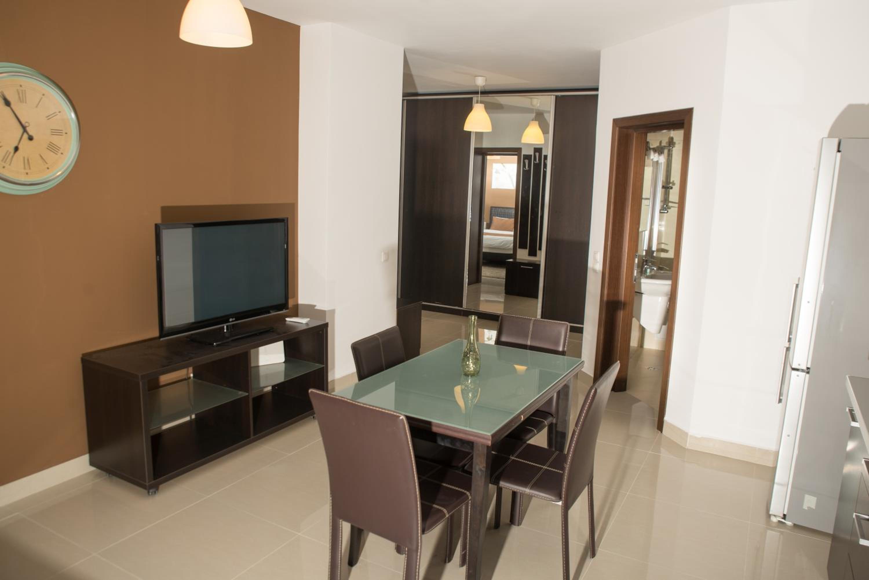 One-Bedroom Apartment - Photo 9