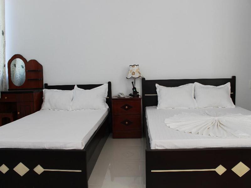 Deluxe Queen Room with Two Queen Beds photo 2
