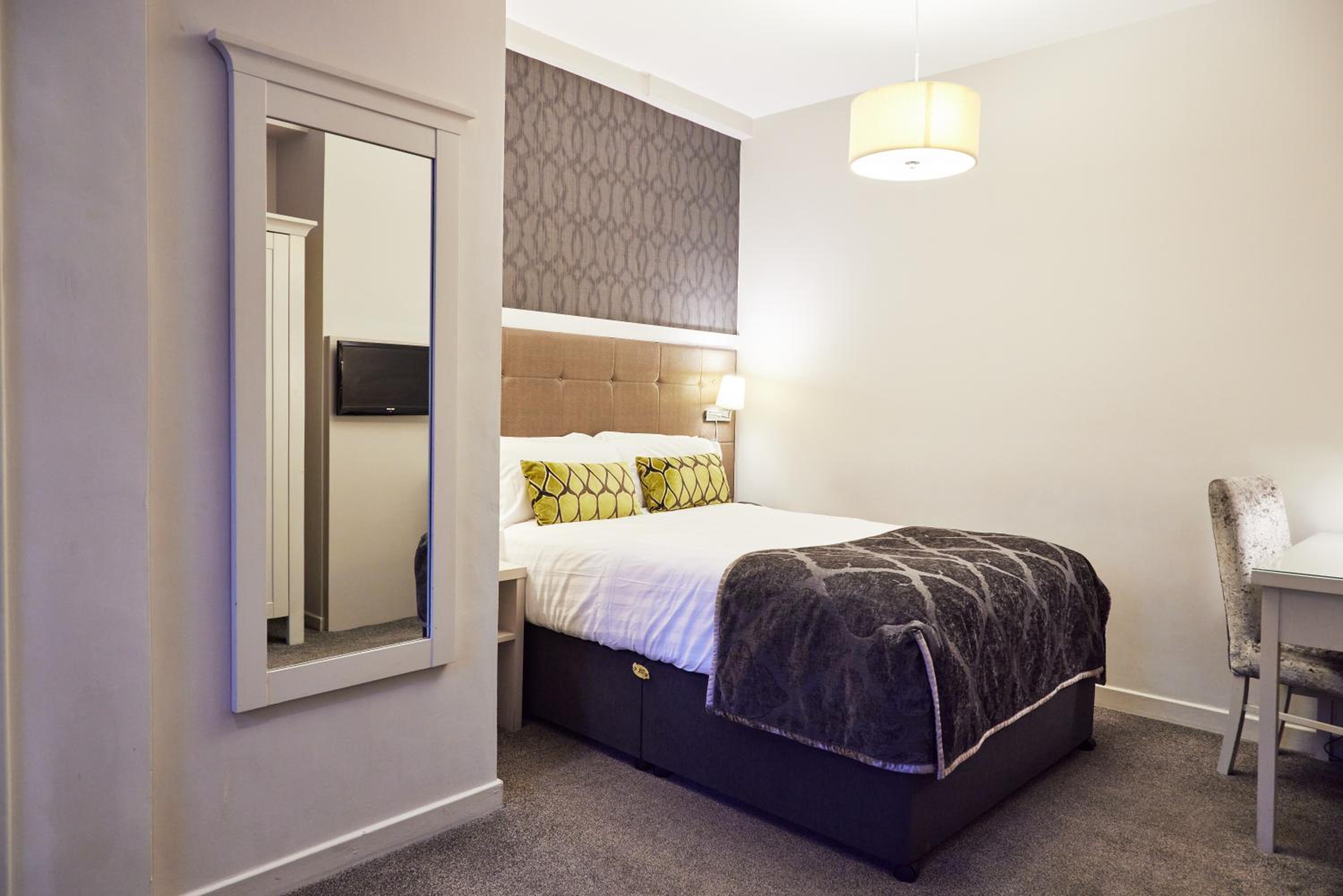 Deluxe Single Room