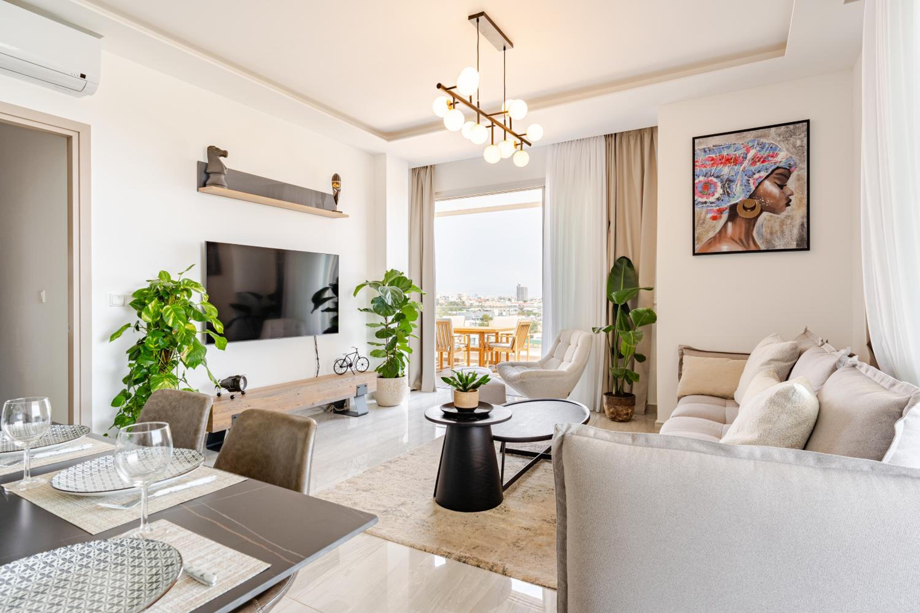One-Bedroom Apartment with Balcony photo 2
