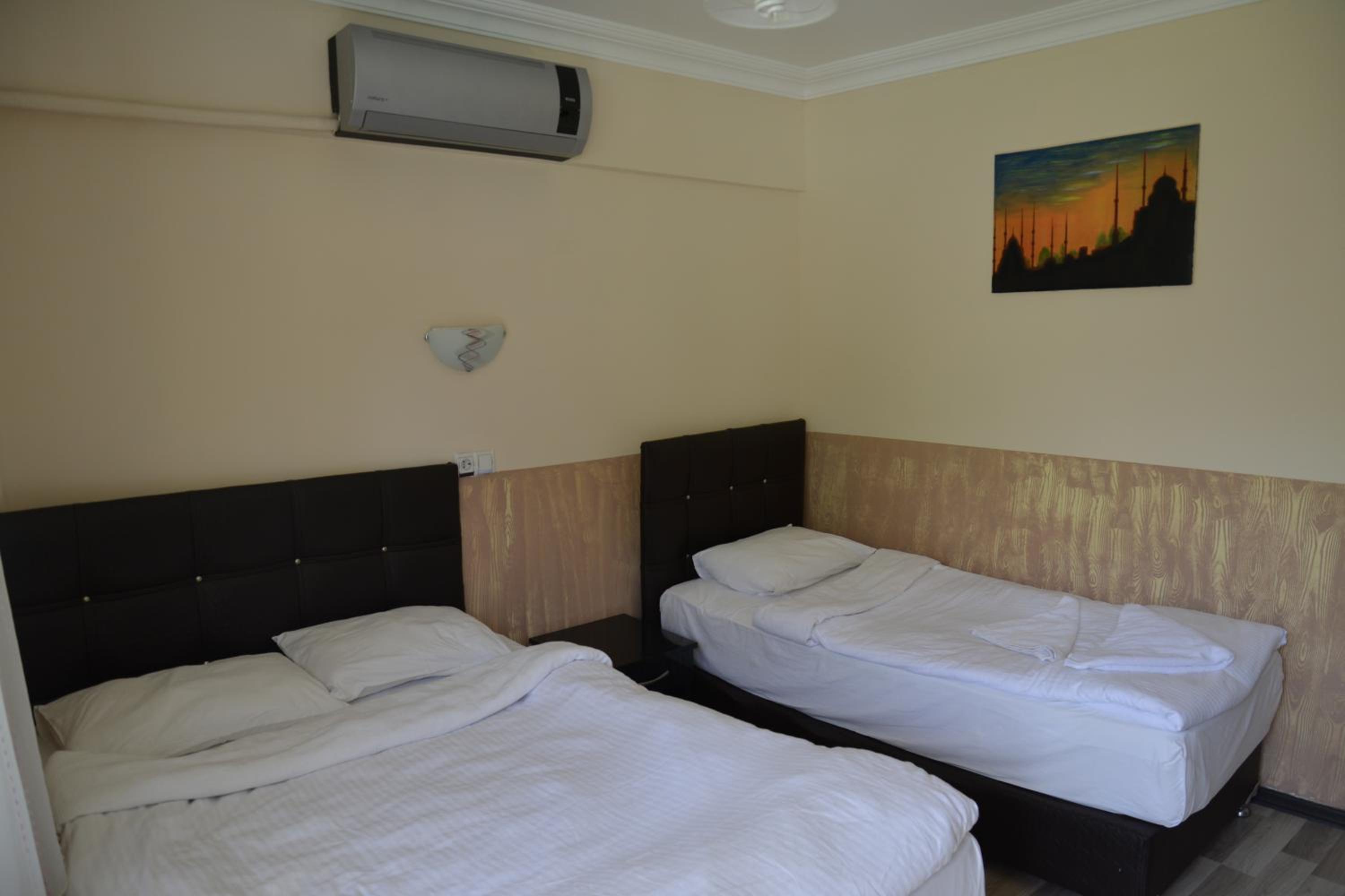 Standard Triple Room - Photo 3