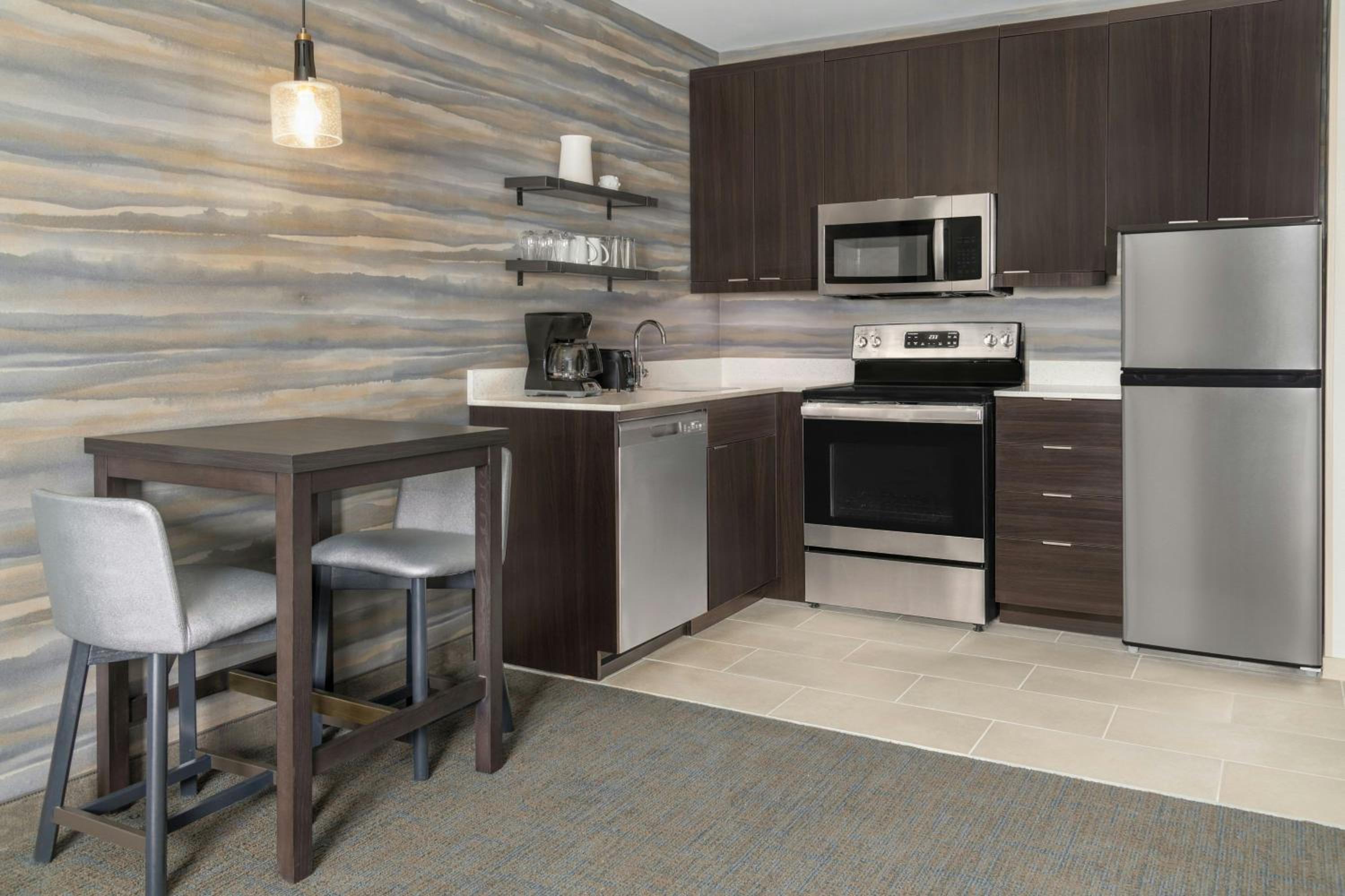 One-Bedroom King Suite with Sofa Bed - Hearing Accessible photo 2