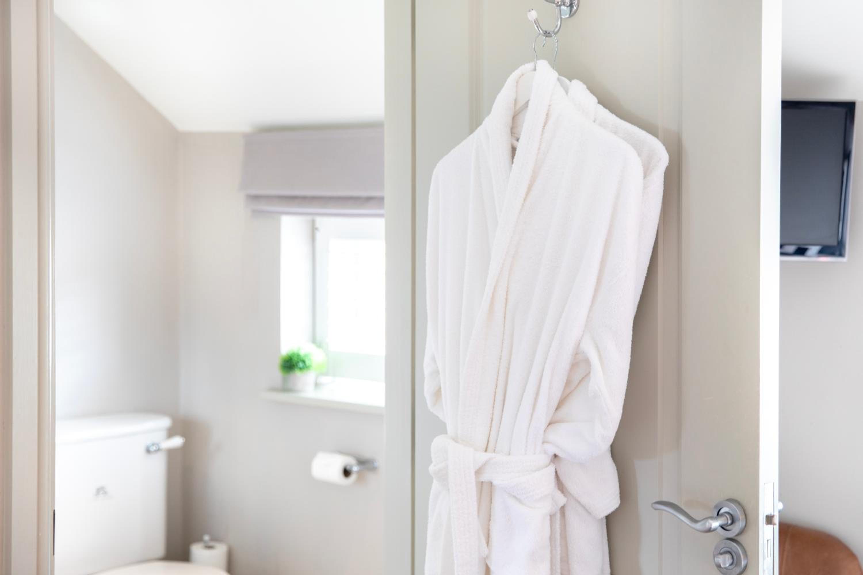 Double Room - Photo 8