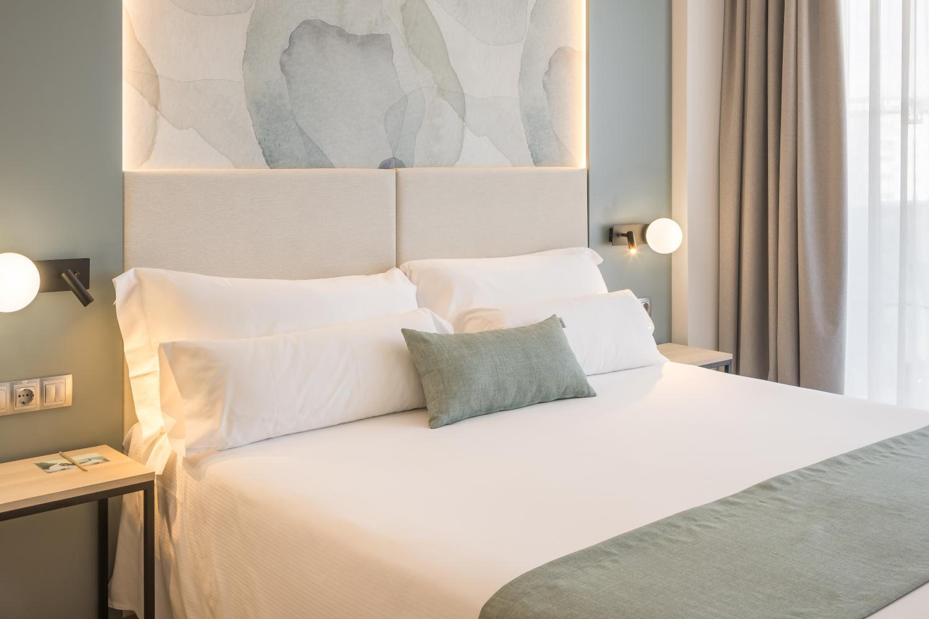 Superior Triple Room with Sea View - Photo 5