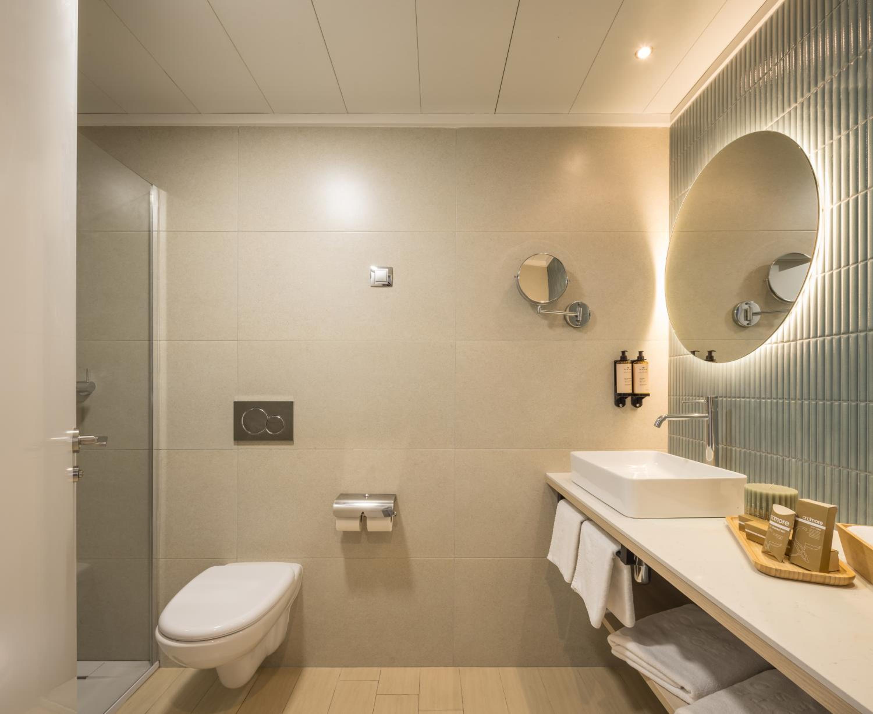 Superior Triple Room with Sea View - Photo 10