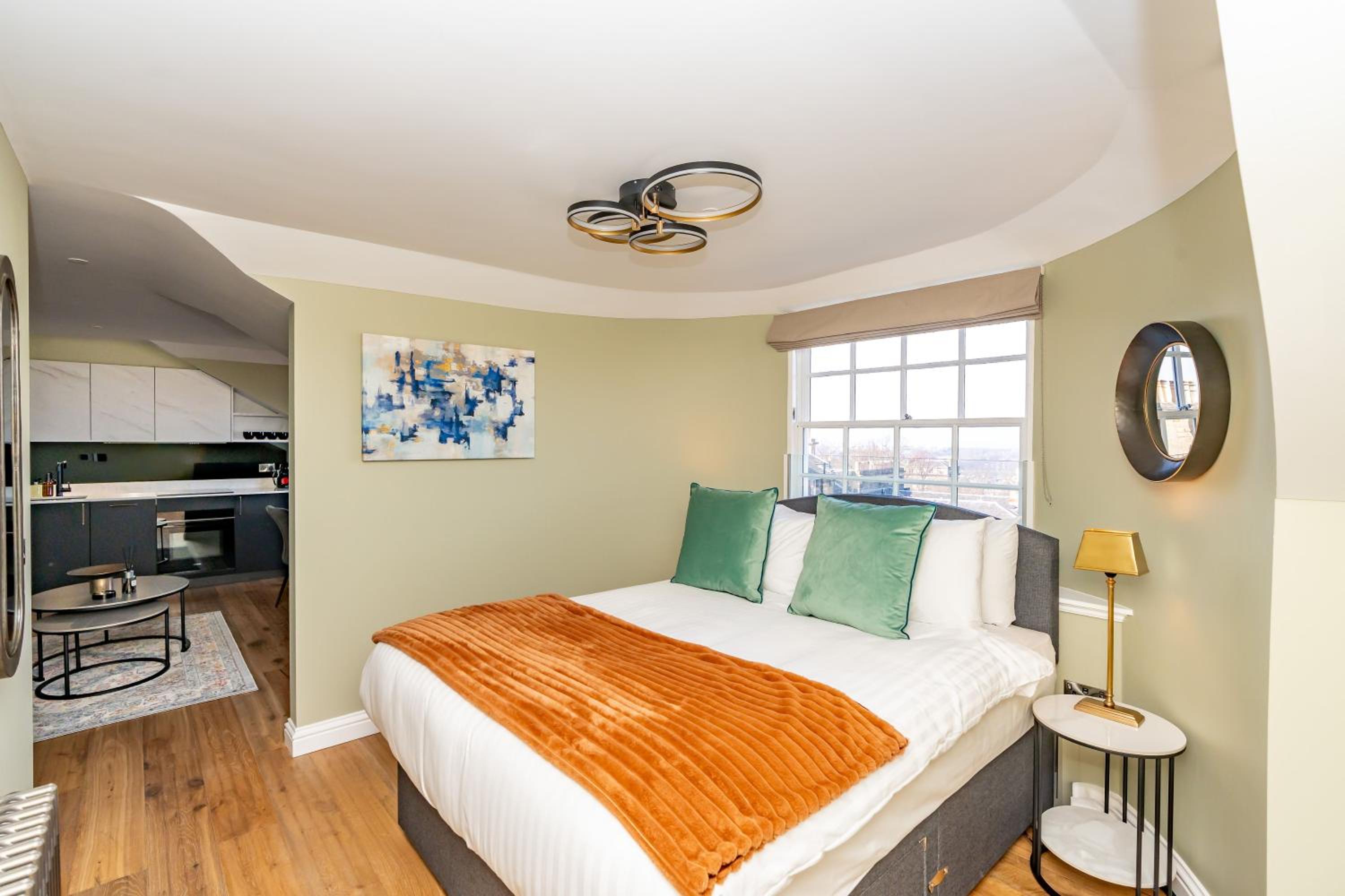 One-Bedroom Apartment with View