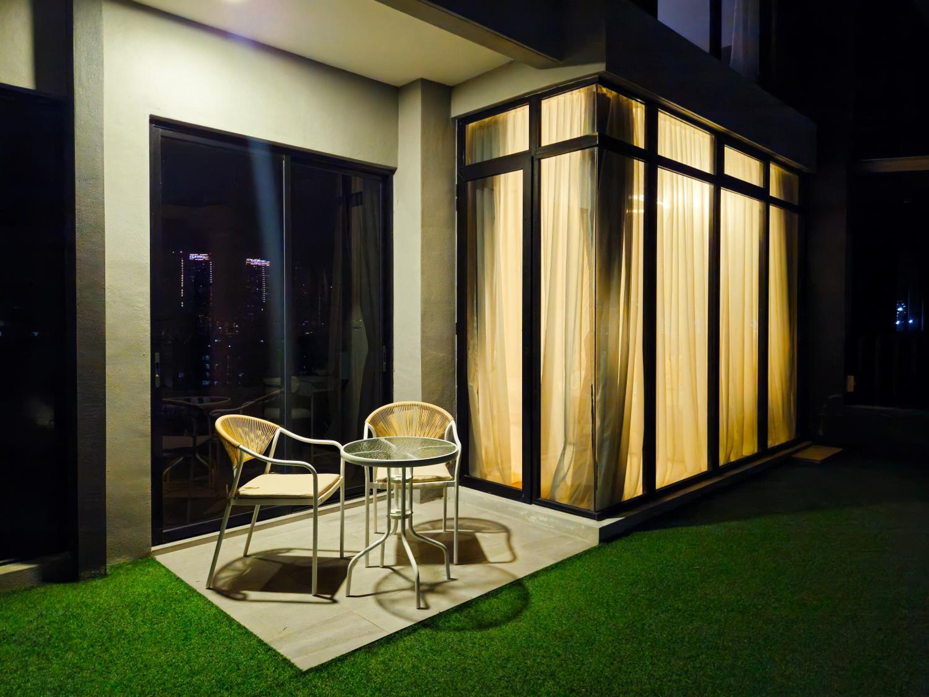 Two-Bedroom Apartment with City View