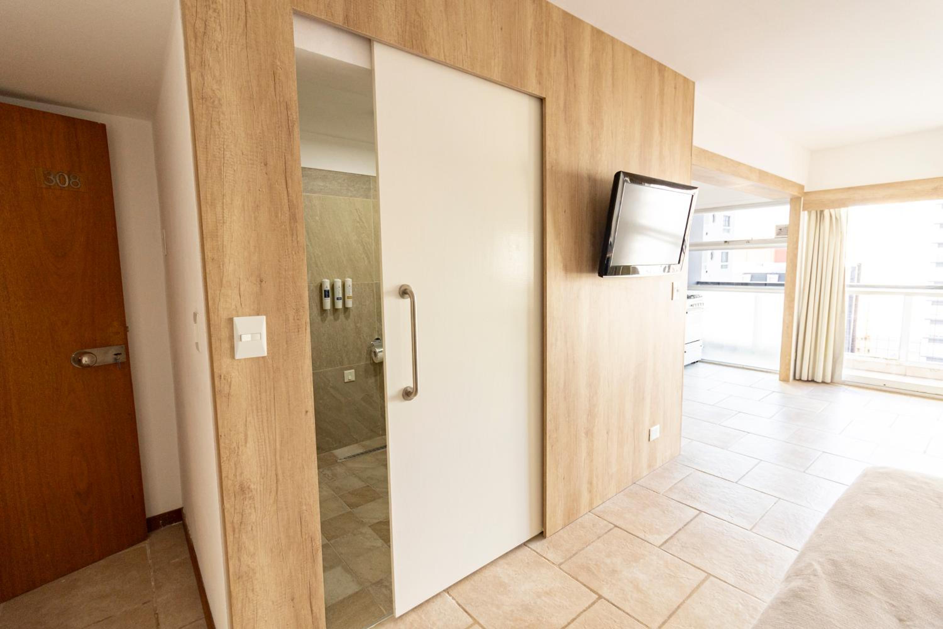 King Room with Roll-In Shower - Disability Access