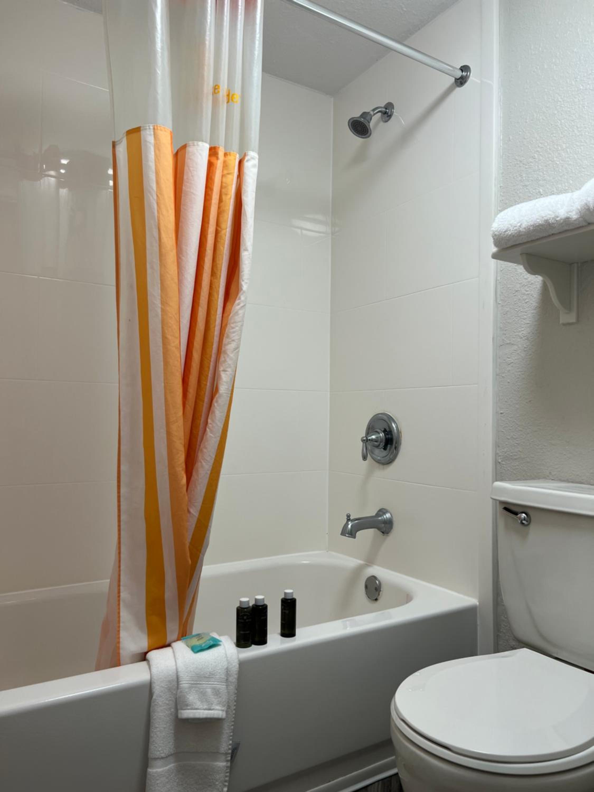 King Room - Non Smoking - Photo 5