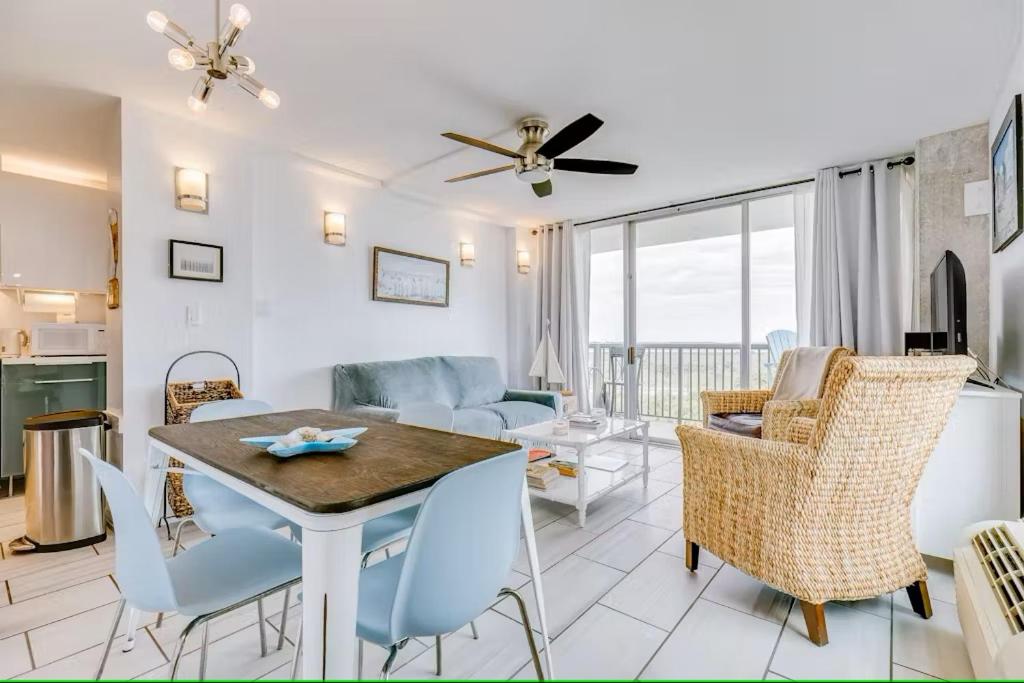 514 Harbor-view Beachfront Heated Pool 1Bed 1 Bath