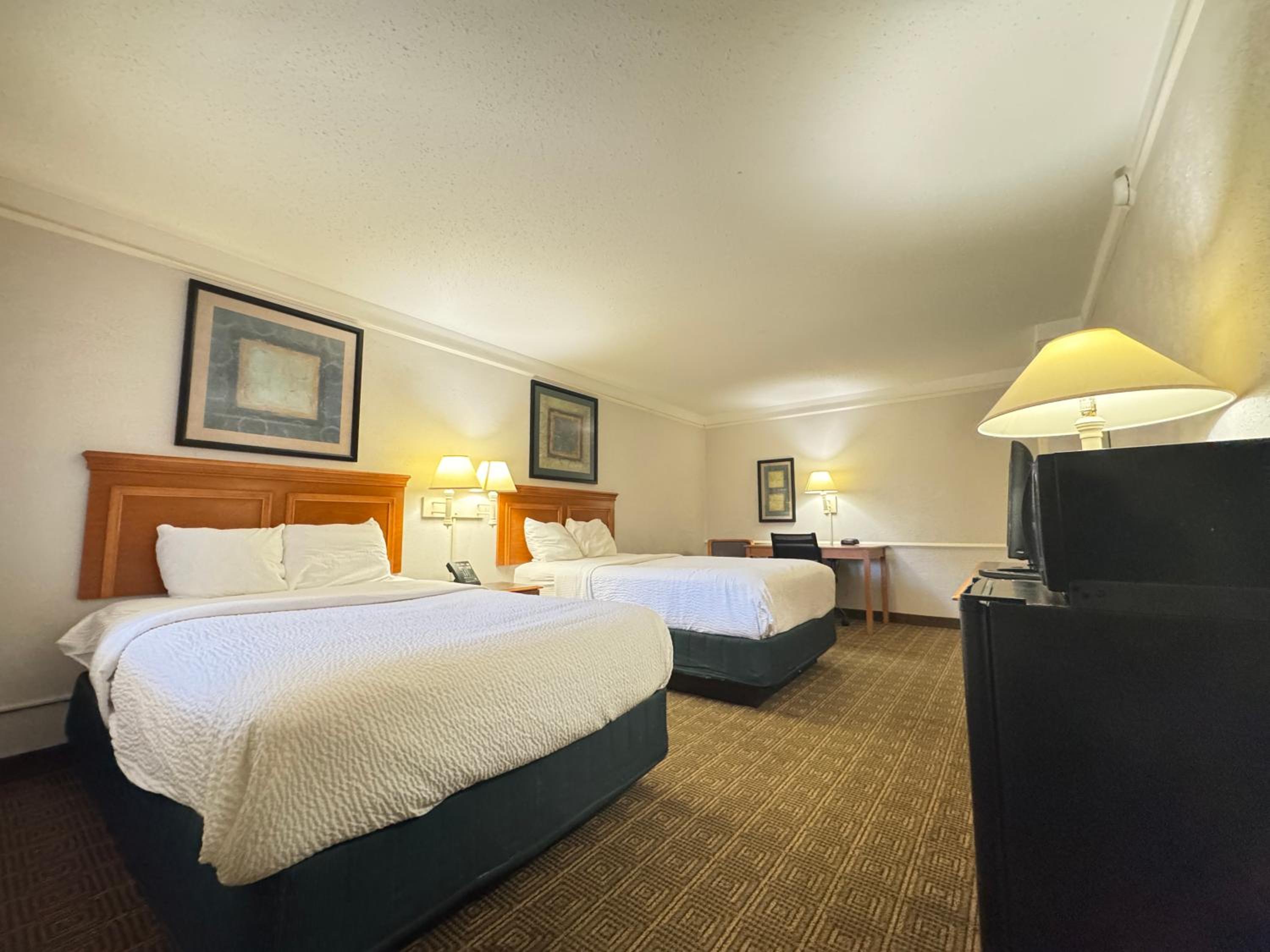 Quadruple Room - Non Smoking - Photo 3