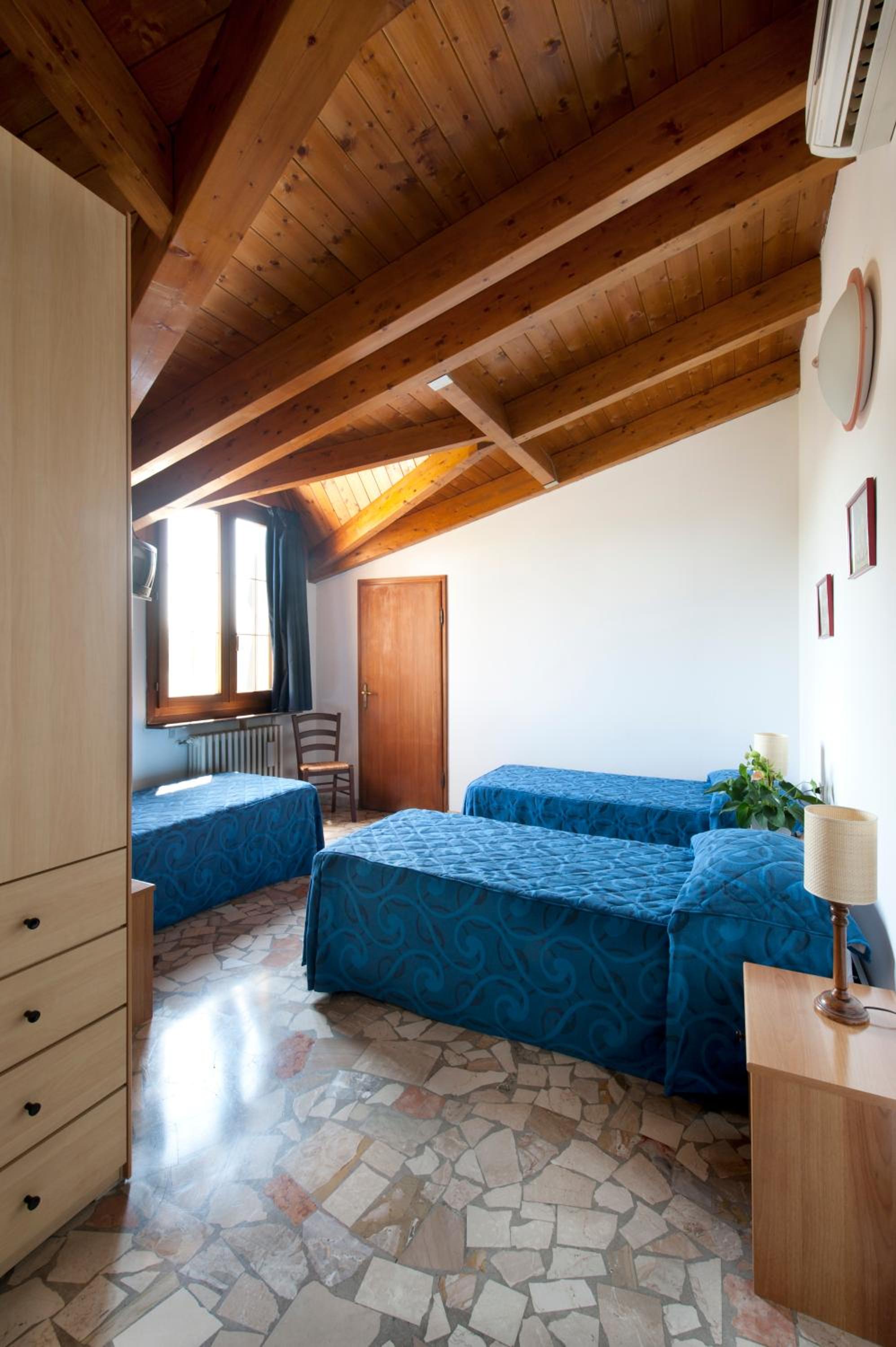 Triple Room - Photo 1