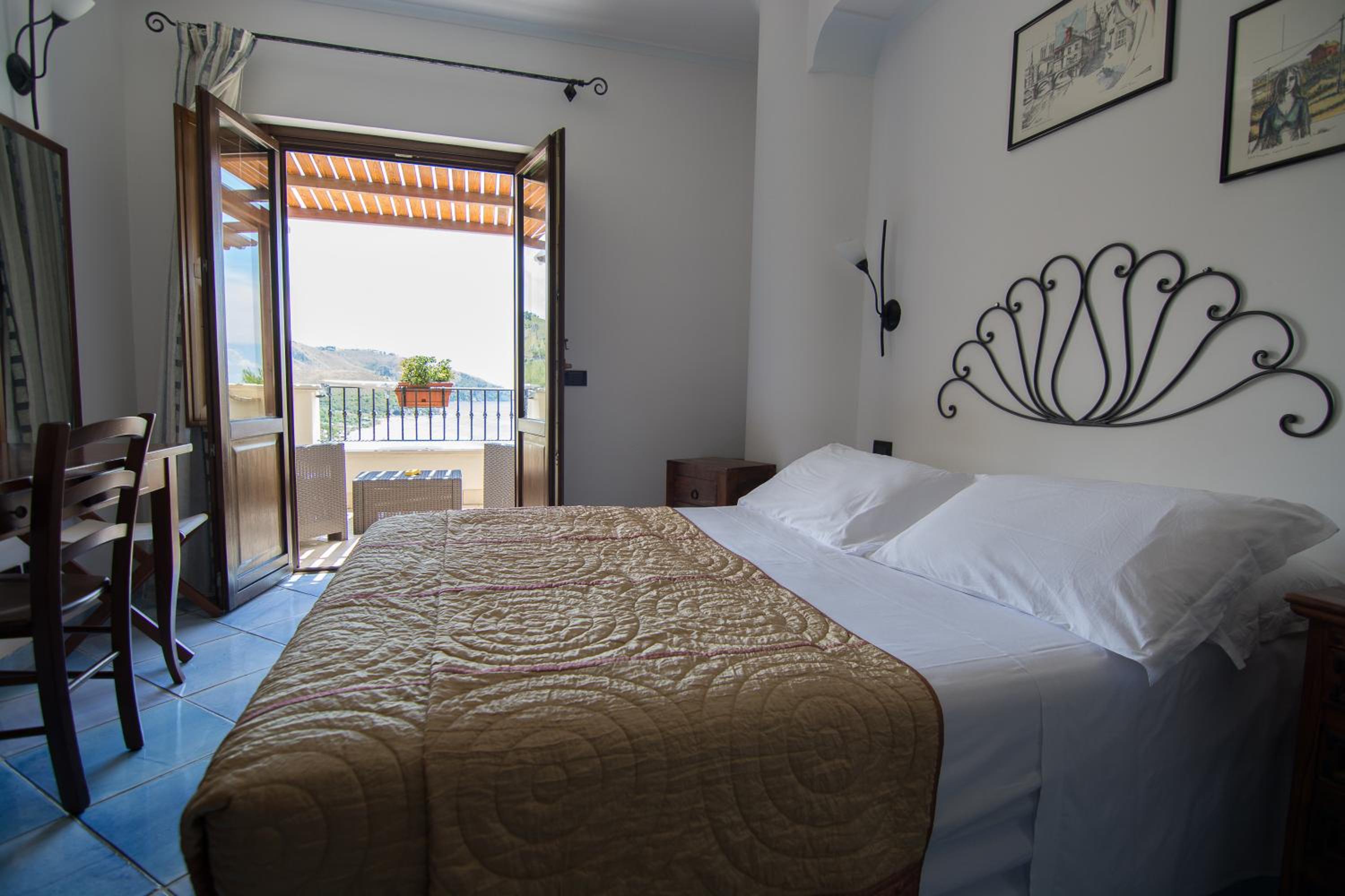 Superior Double with Sea View photo 2