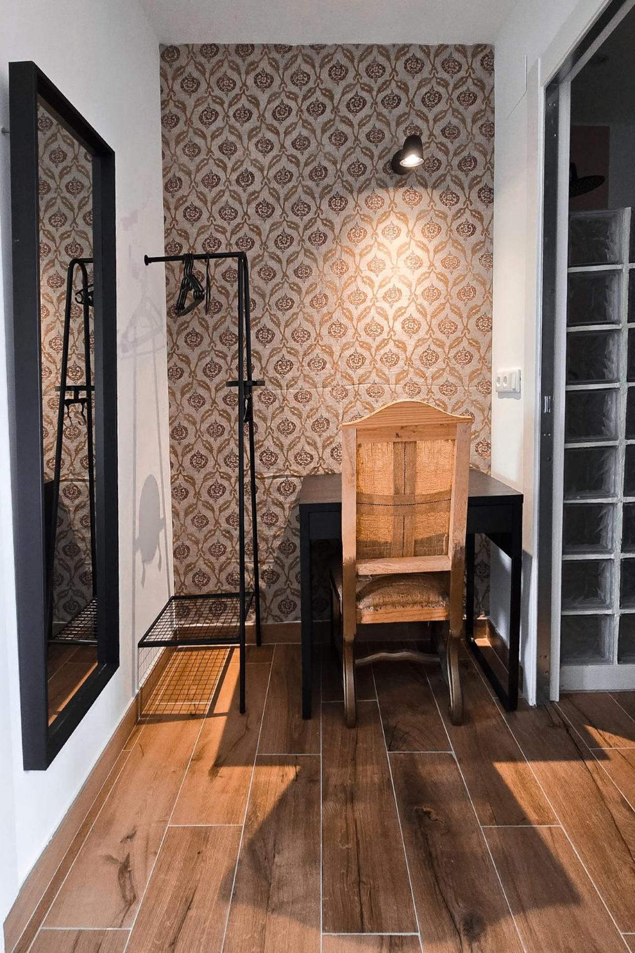 Twin Room - Photo 13