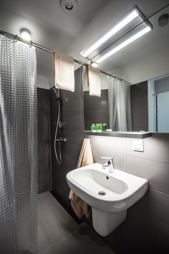 Double or Twin Room - Photo 39