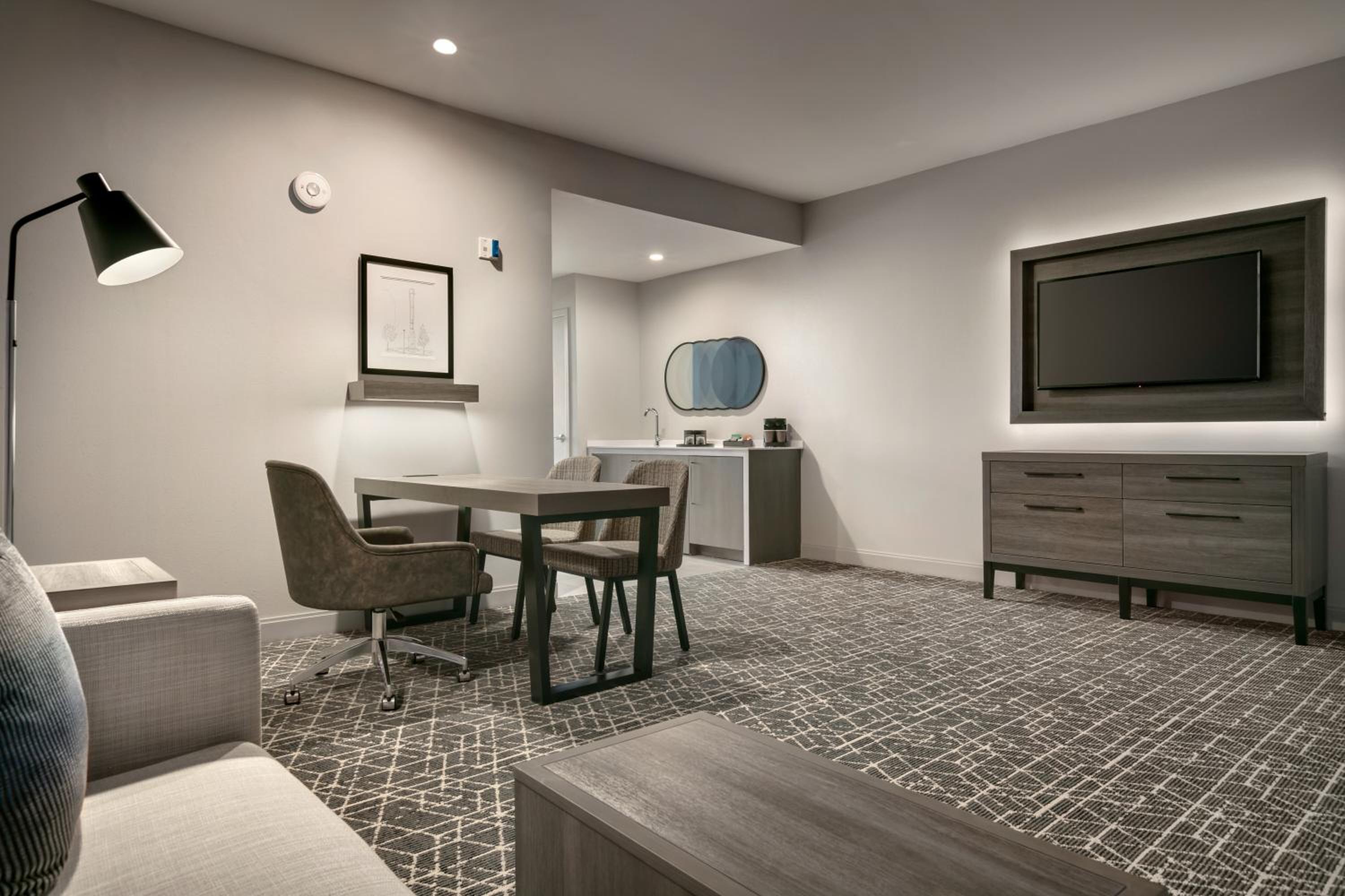 Two-Room King Suite - Hearing Access - Photo 2