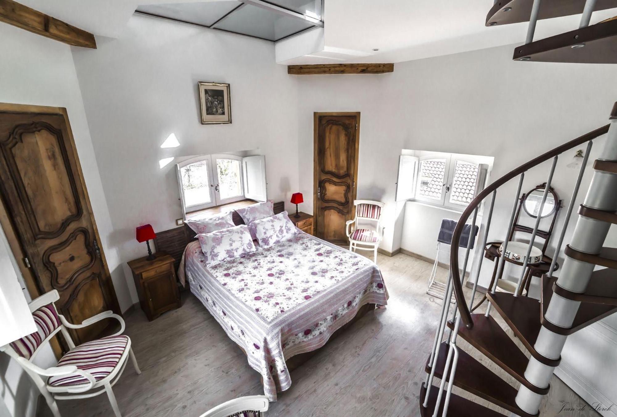 One-Bedroom Suite - Photo 1