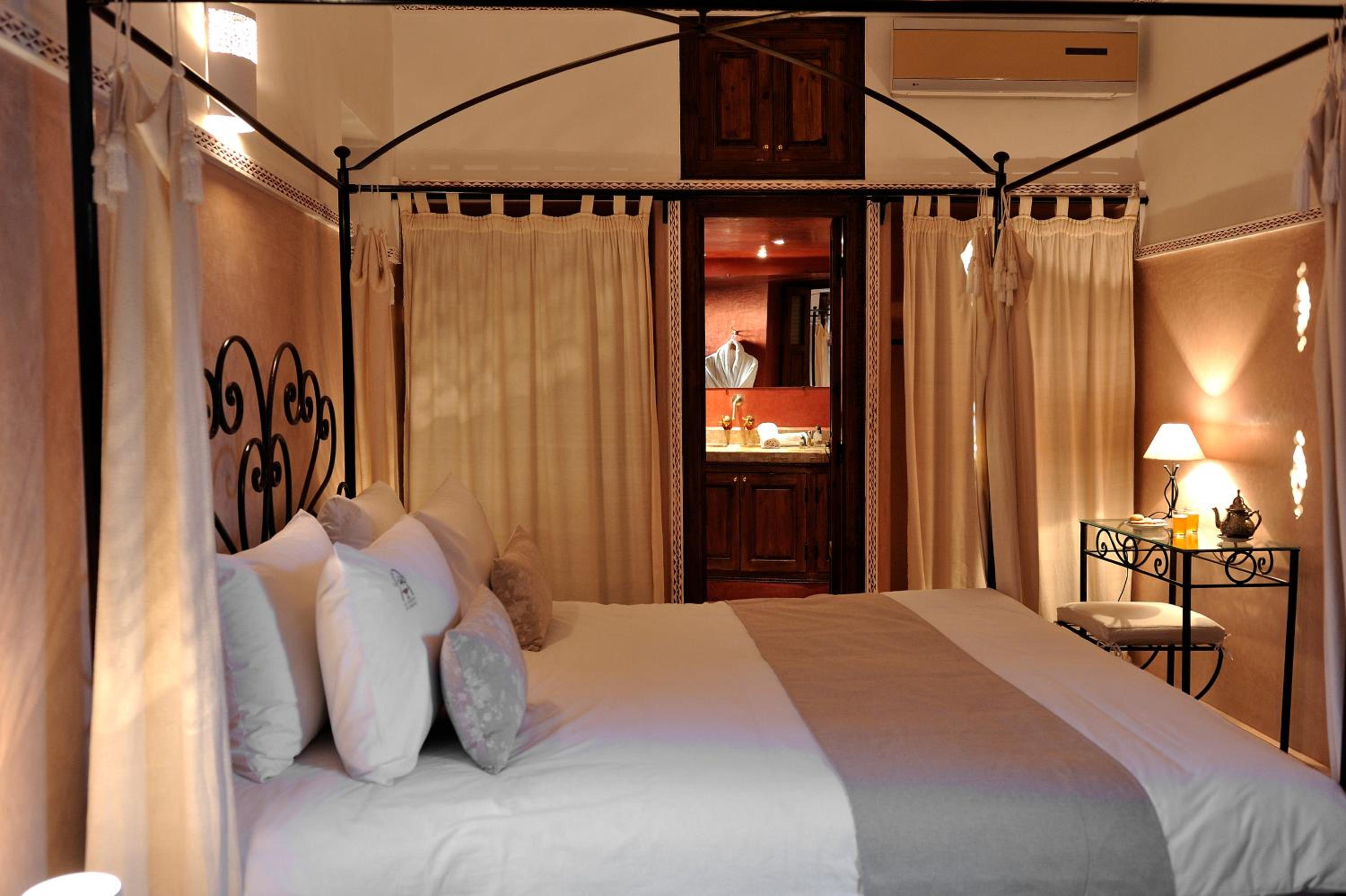 Suite - Photo 1