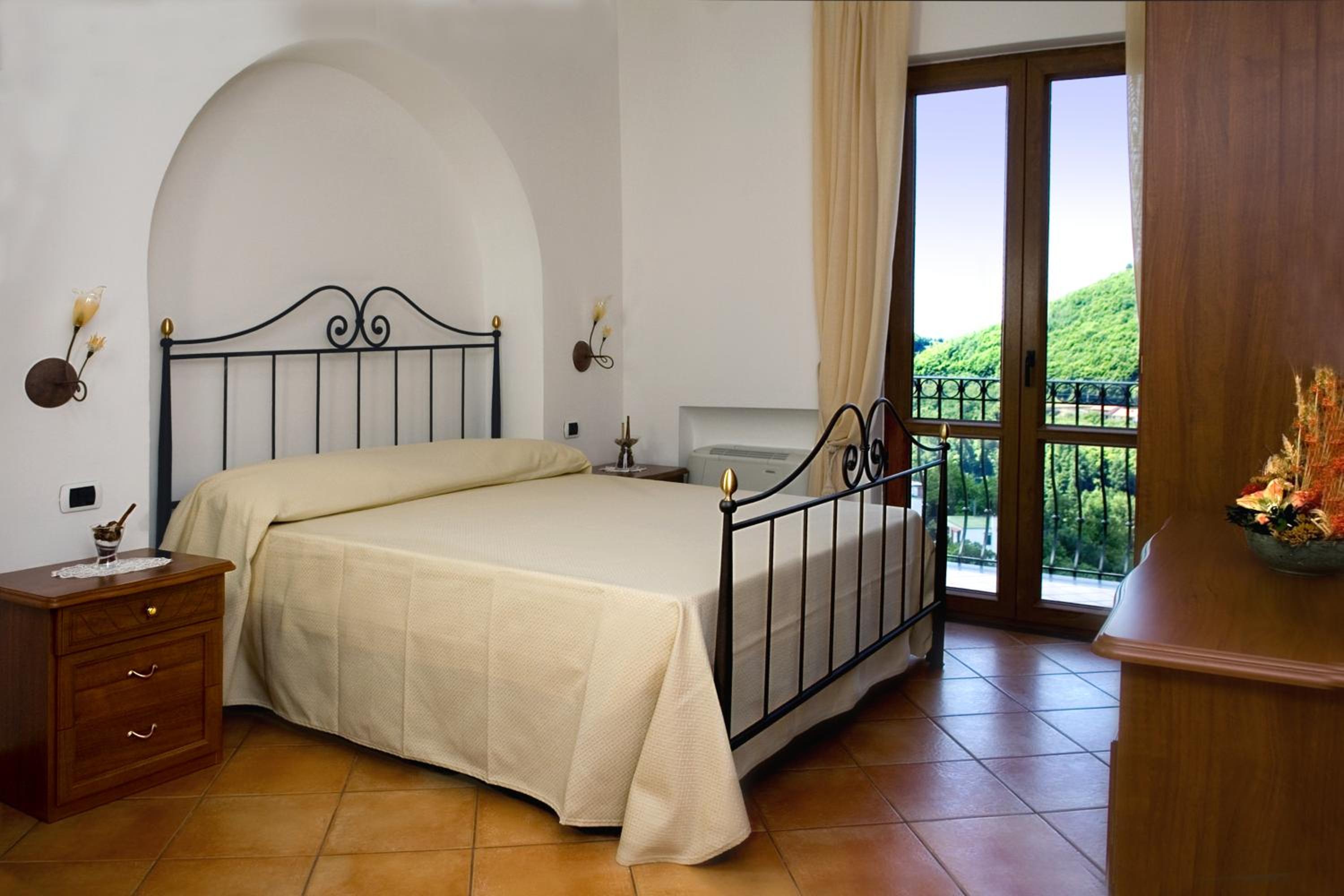 Double or Twin Room photo 3
