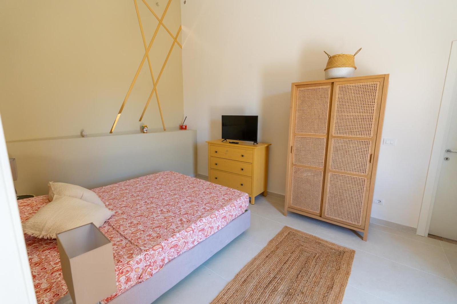 Deluxe Room (2 Adults + 1 Child)