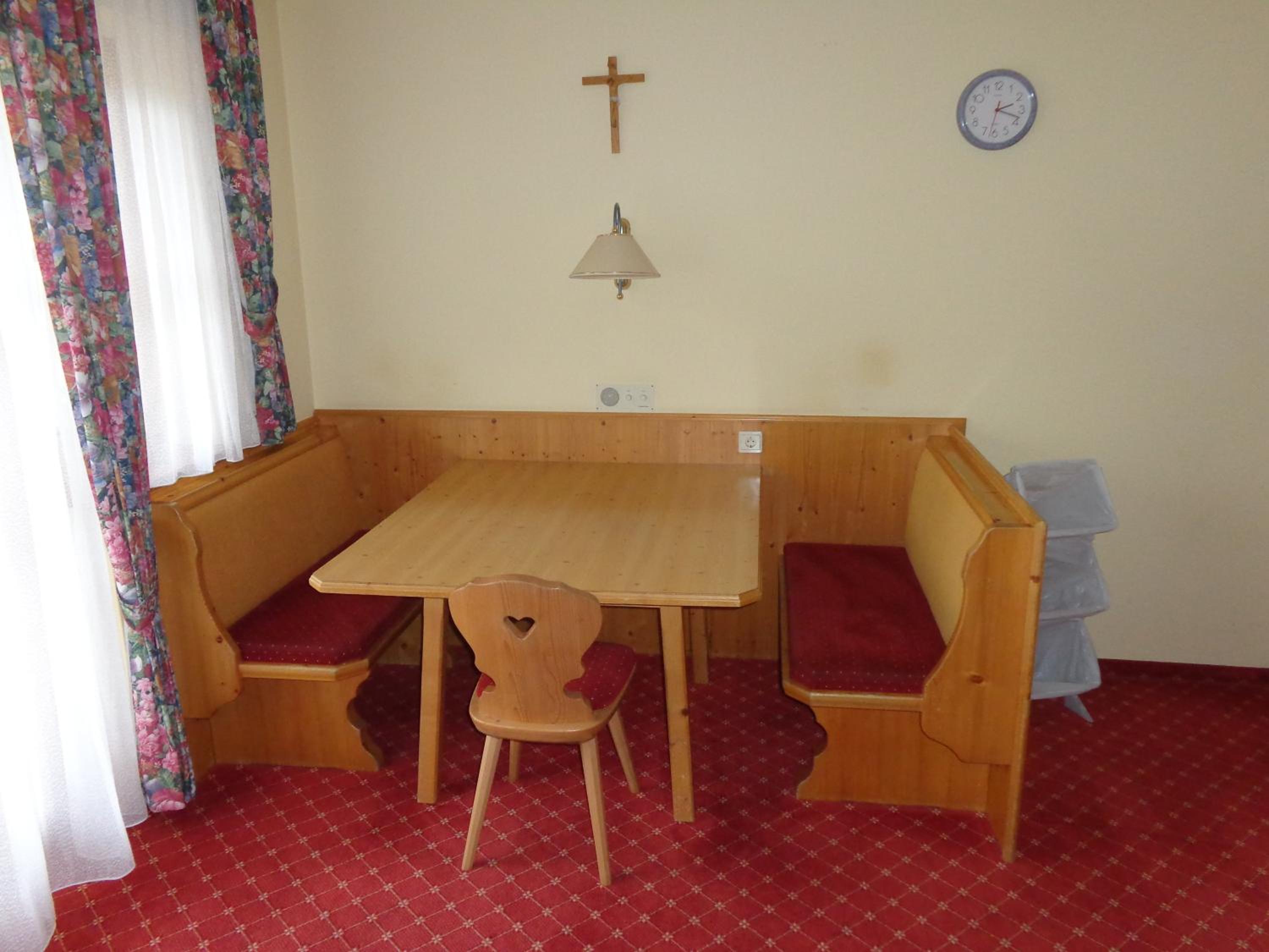One-Bedroom Apartment (4 Adults) - Photo 2