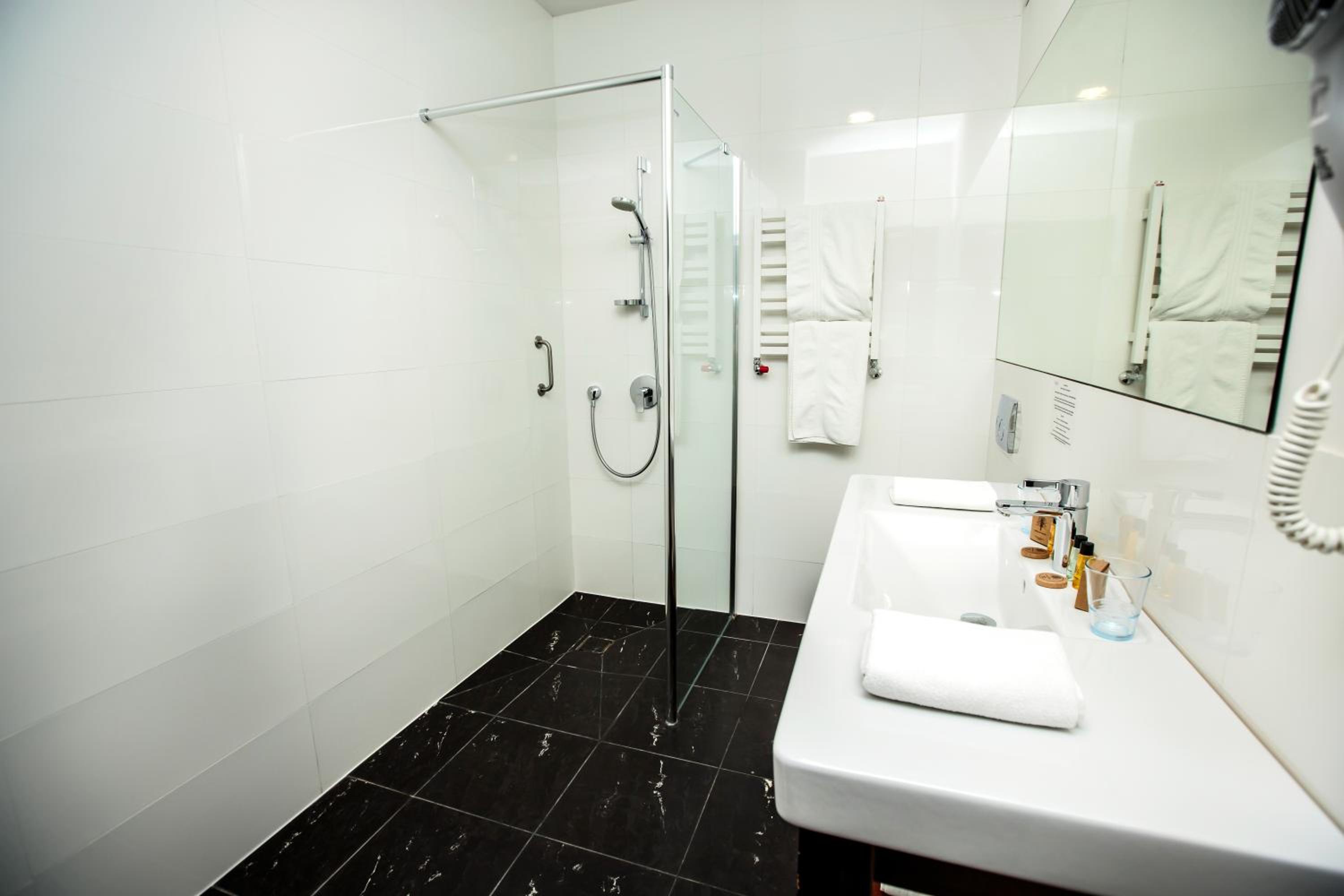 Superior Twin Room - Photo 2
