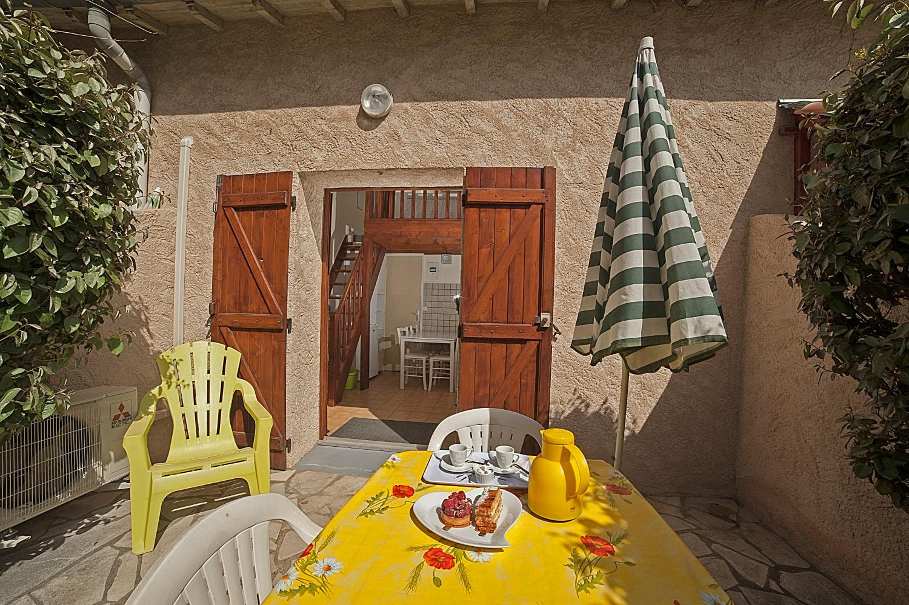 Studio with Terrace photo 2