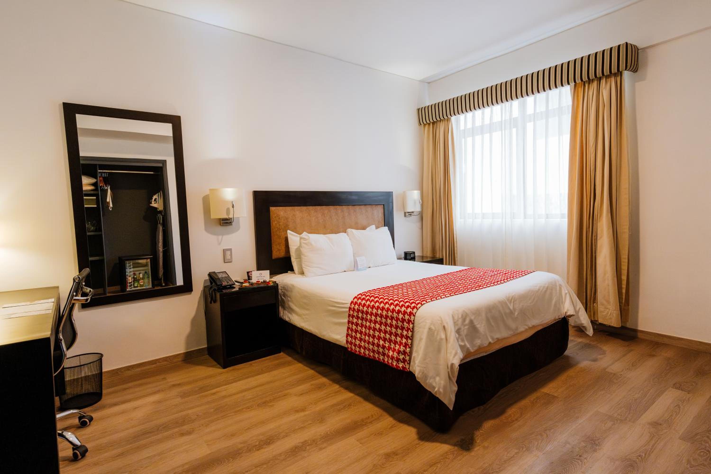 Standard Queen Room - Photo 3