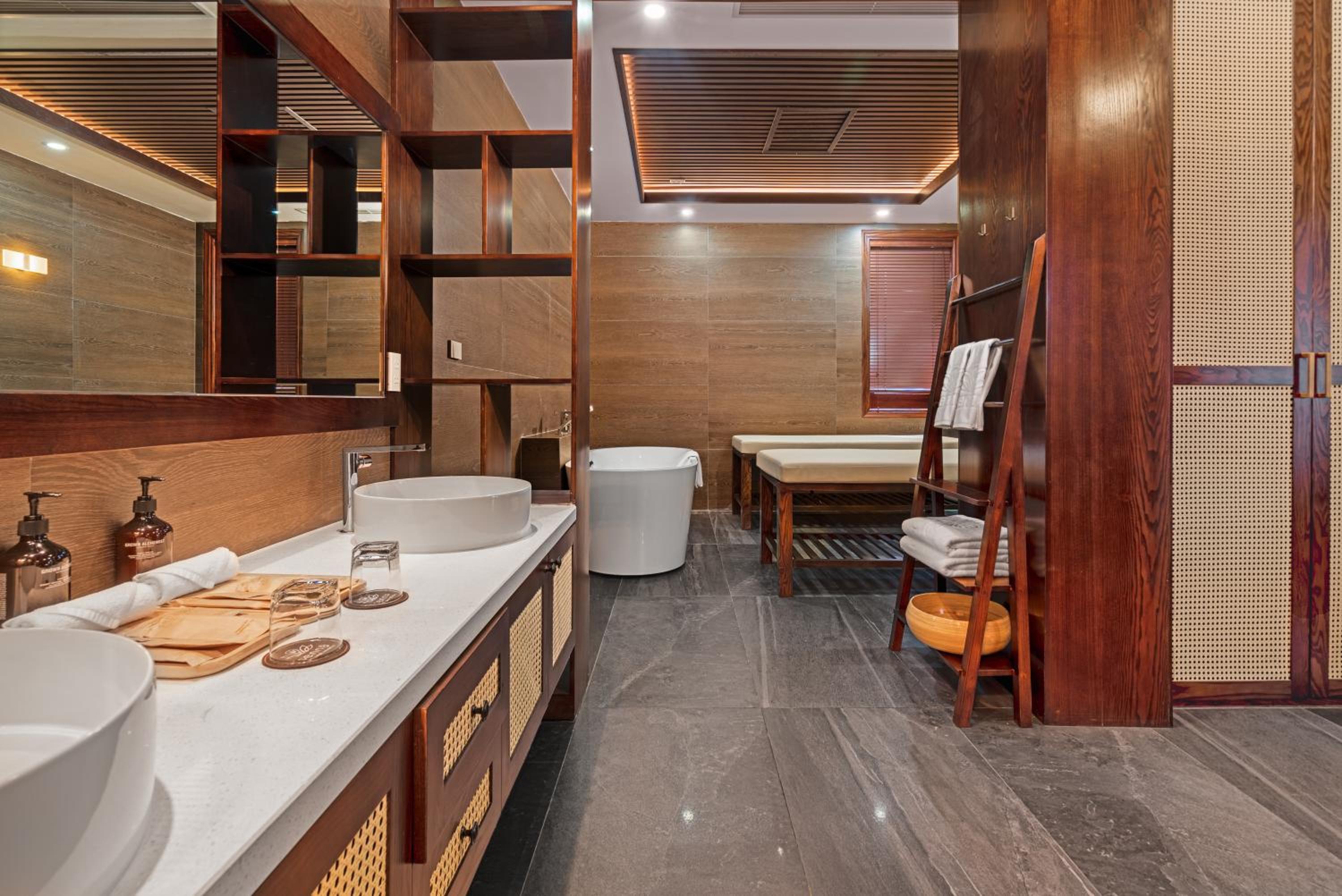 Suite with Garden View - Photo 6